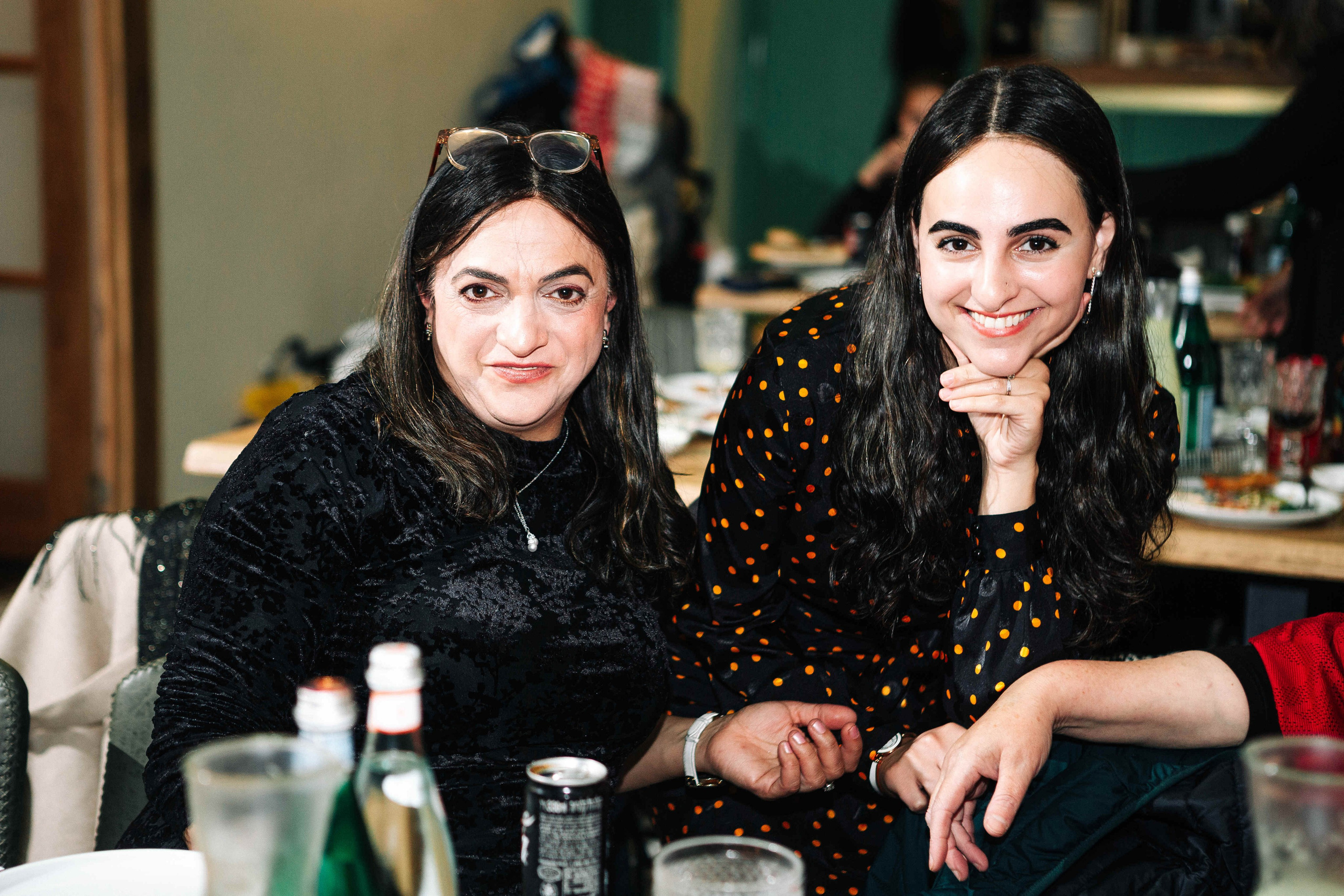 PARTY IN A RESTAURANT WITH THE WHOLE FAMILY. Https://shi-photo.com/