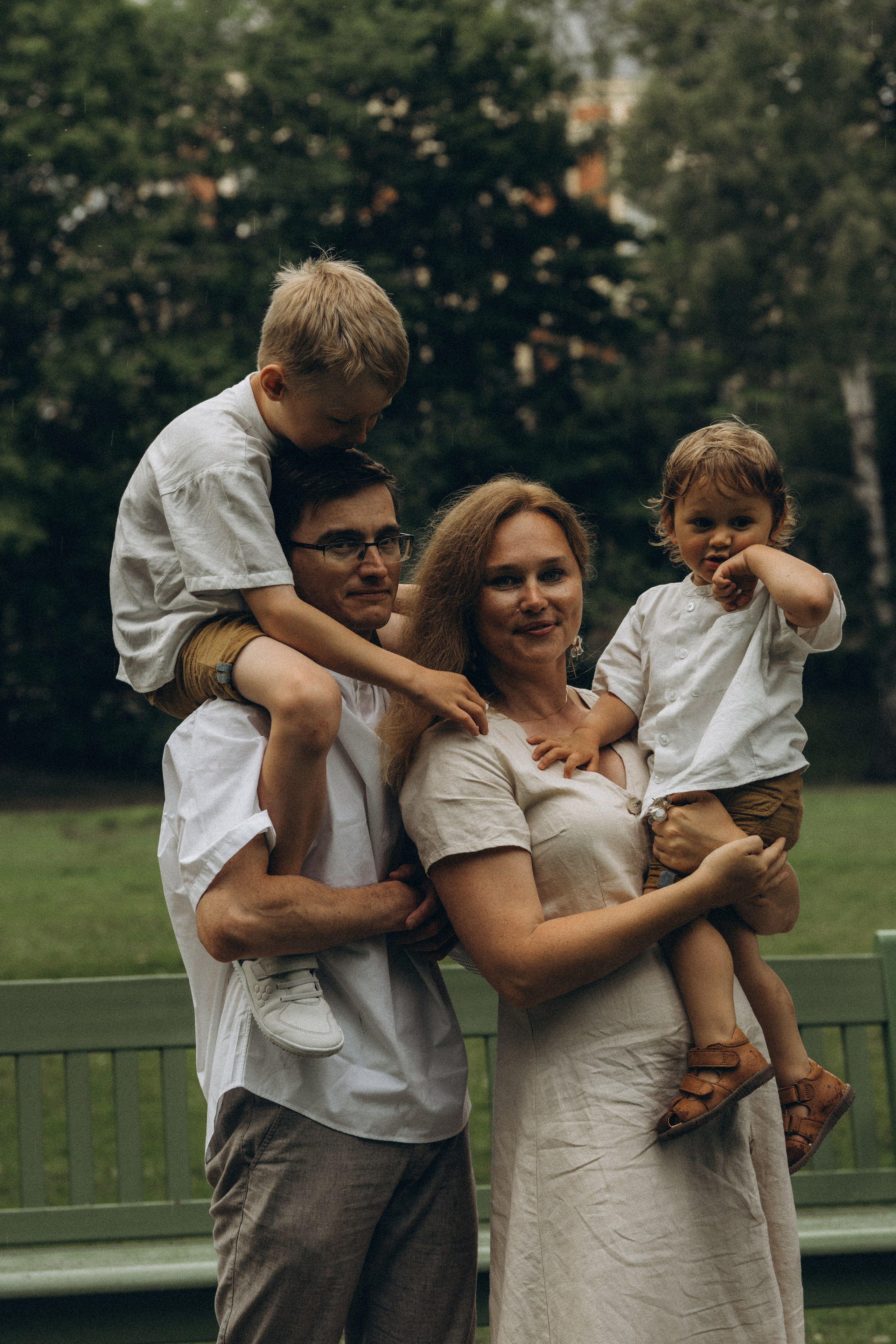 Kaivopuisto. Wedding and potrait photographer in Helsinki Vickan O