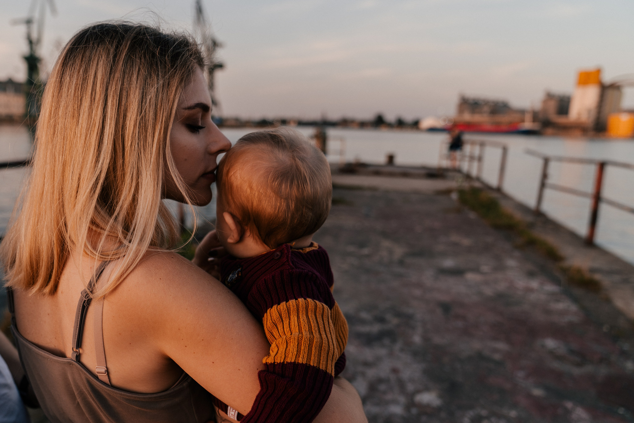 sesja-rodzinna-plenerowa-Gdańsk-stocznia