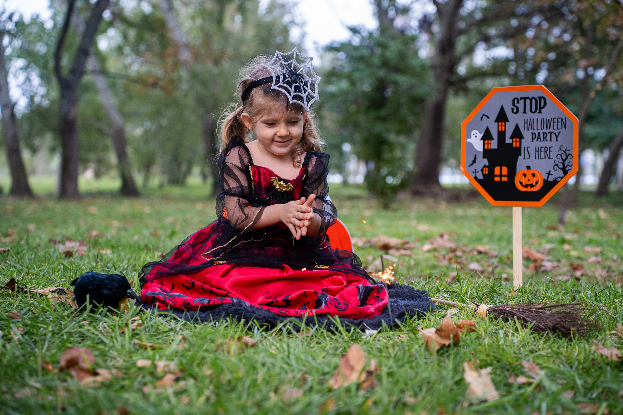 Anelise & Eleni Haloween Party. Adelinne