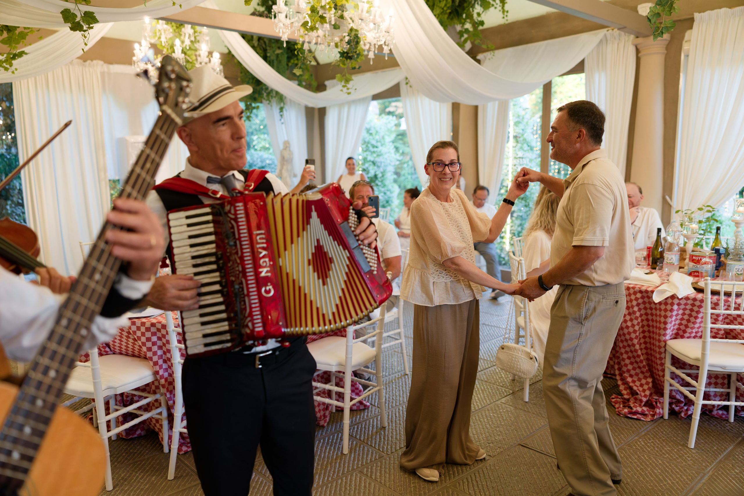 Pizza Party at Tenuta Massini, Florence, Italy. Destination Wedding Photographer — Nikita Burtsev