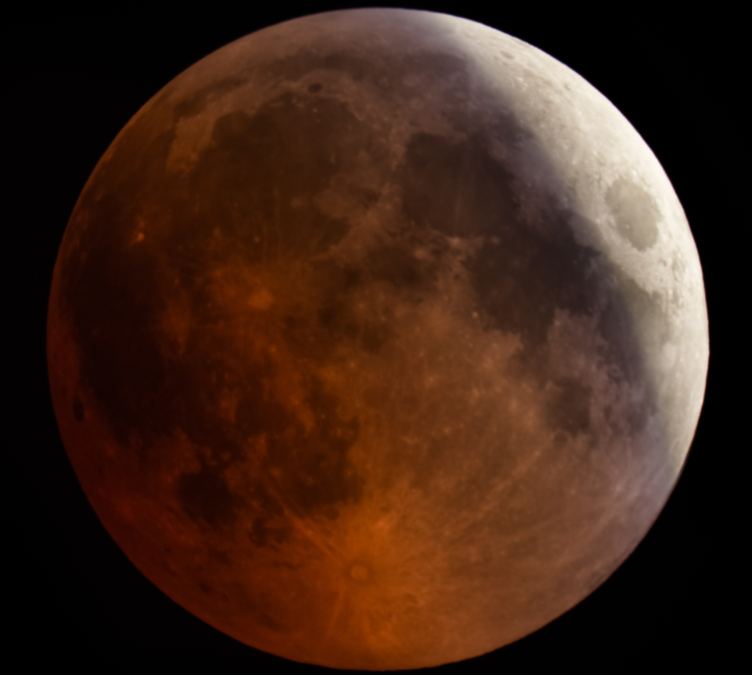 Qanlı Ay — Ay tutulması. Həvəskar Astronomlar Cəmiyyəti — Astronomy.az