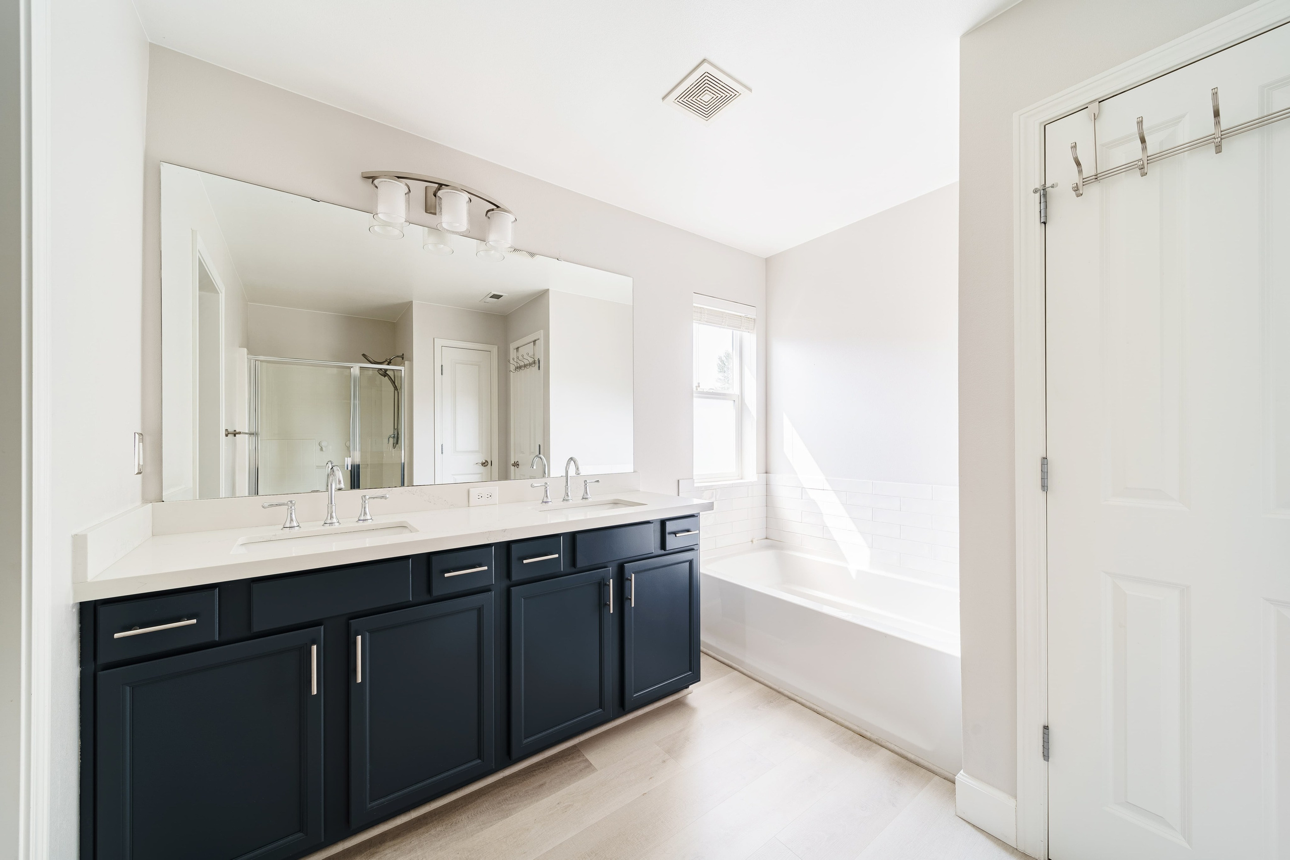 Real Estate photography. Washington state. EVAN ARISTOV WEDDING PHOTOGRAPHY — Seattle Wedding Photographer