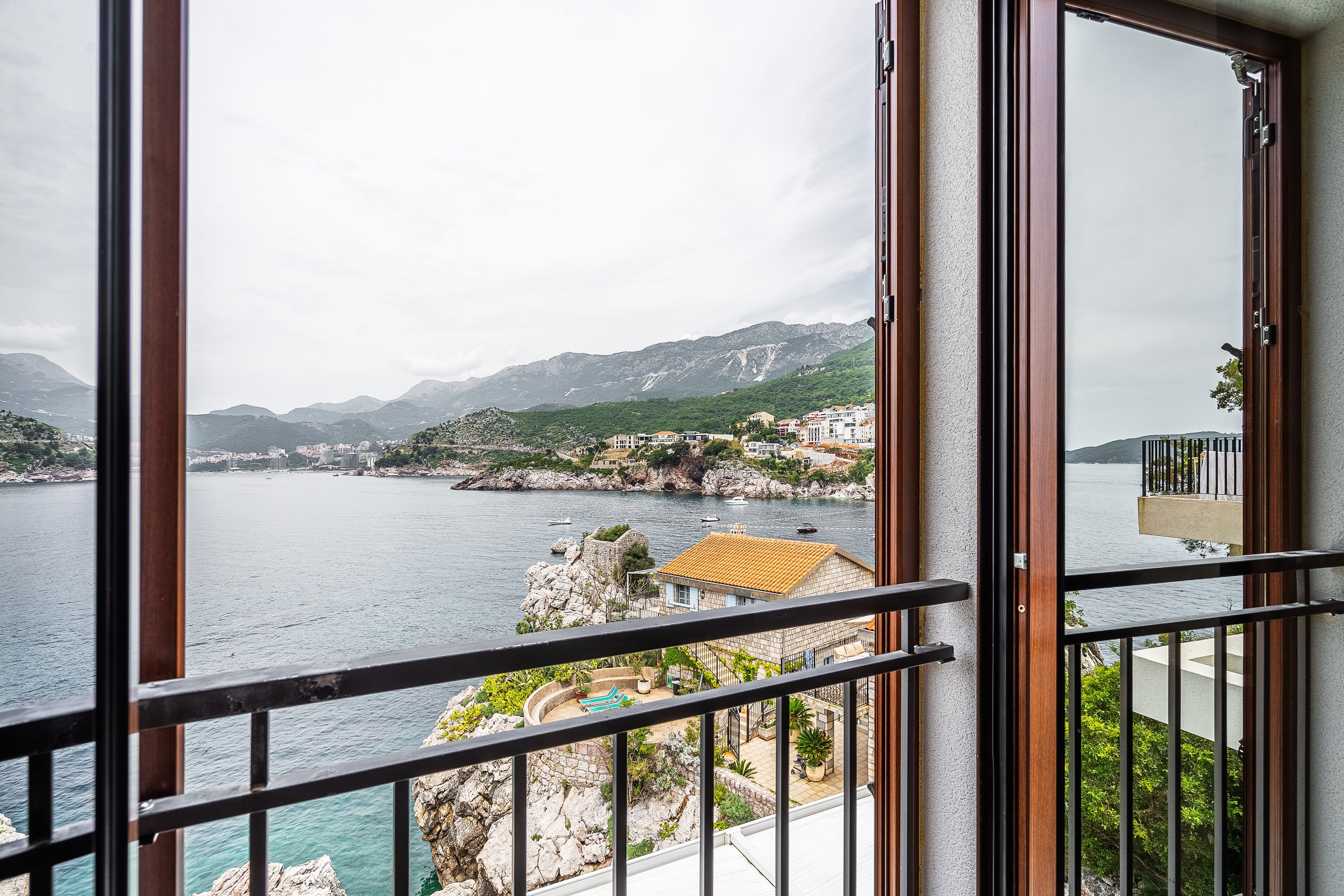 Real Estate Photography. Montenegro. EVAN ARISTOV WEDDING PHOTOGRAPHY — Seattle Wedding Photographer