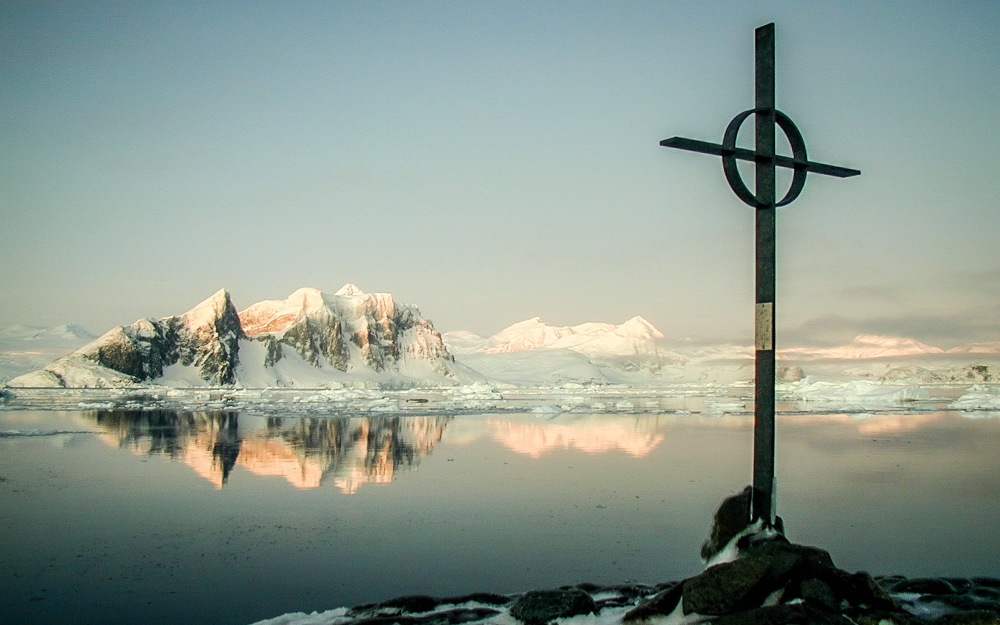 ANTARCTICA / 2004. Reportage concert portrait photography in the San Francisco Bay Area