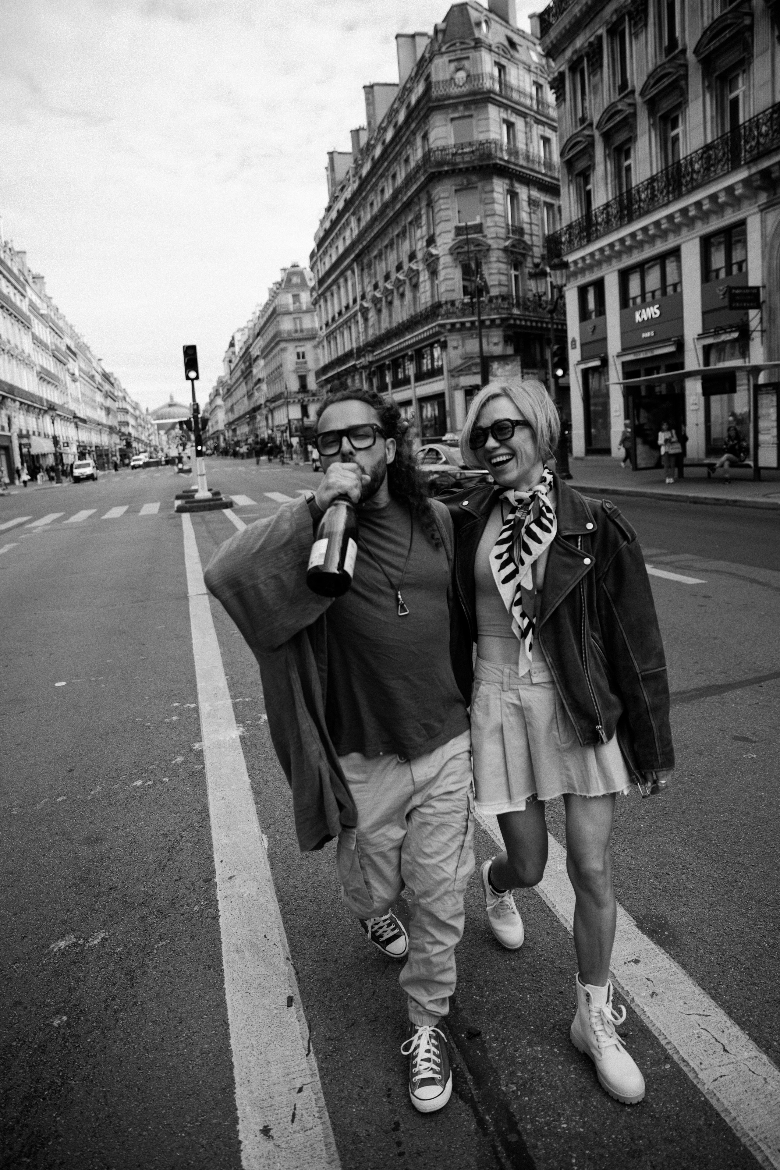 Oxi & Felix — Shooting in Paris. Paris Wedding Photographer