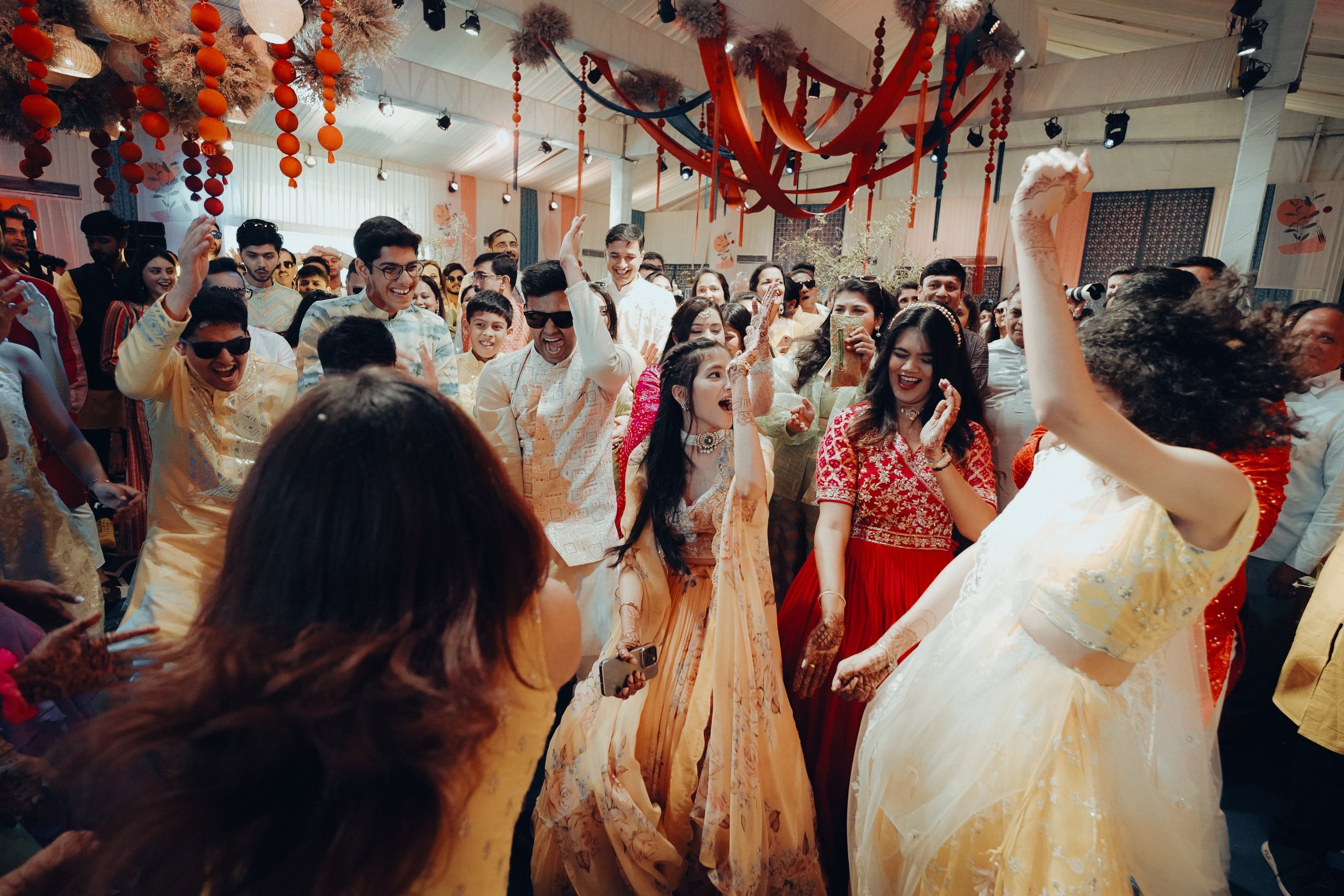 HALDI & MEHANDI. Wedding photographer Stalen Robert