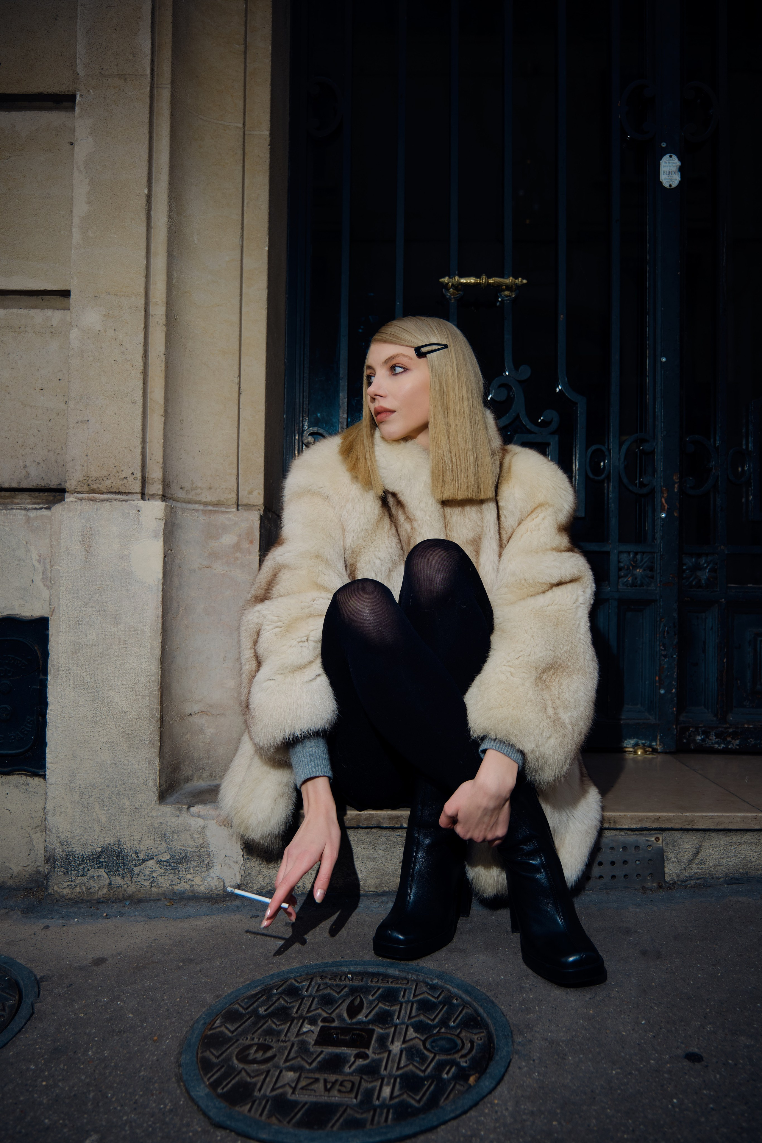 Winter street style in Paris. Paris photographer - Oleksandr Kovalchuk