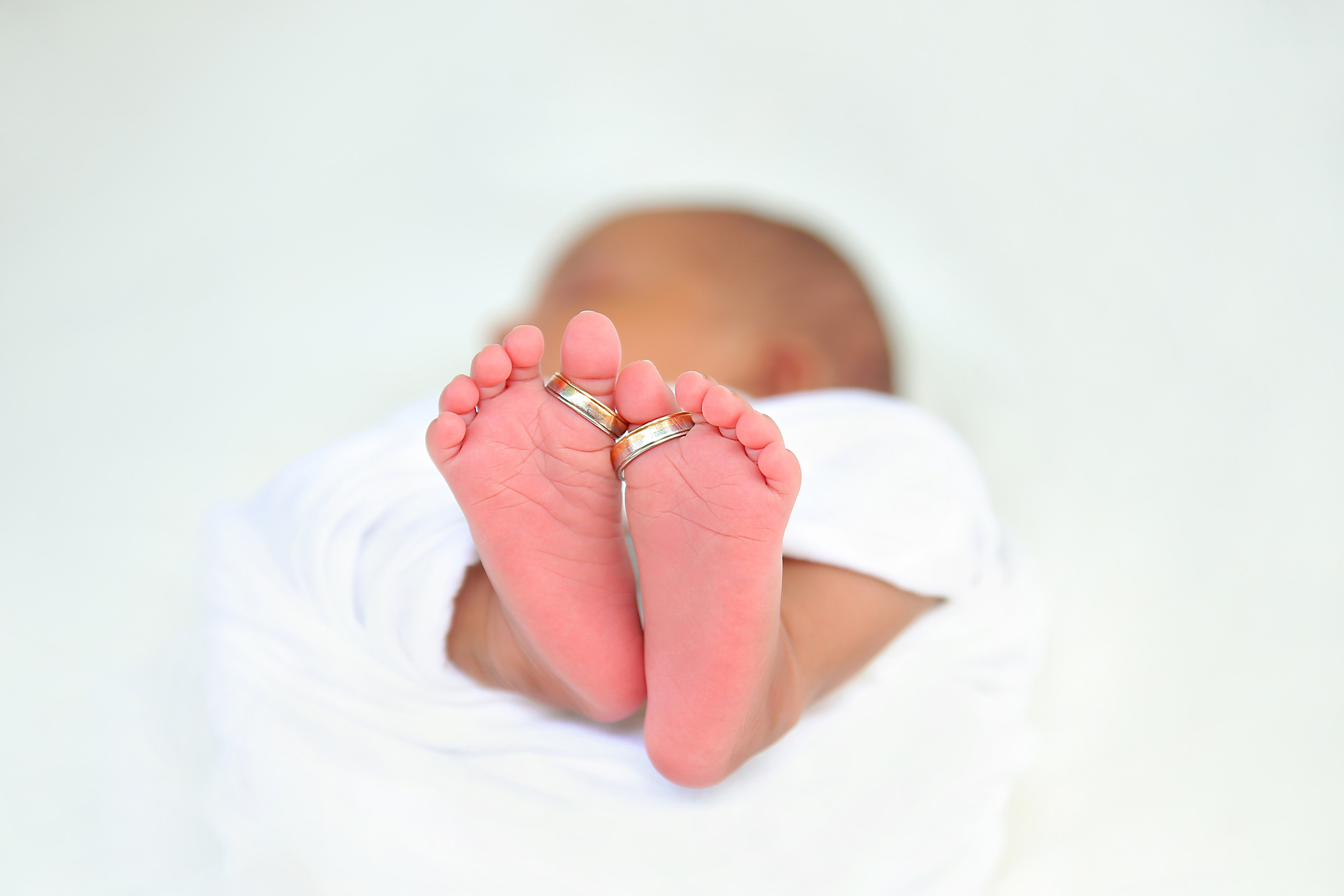 NEWBORN PHOTOGRAPHY. HOME