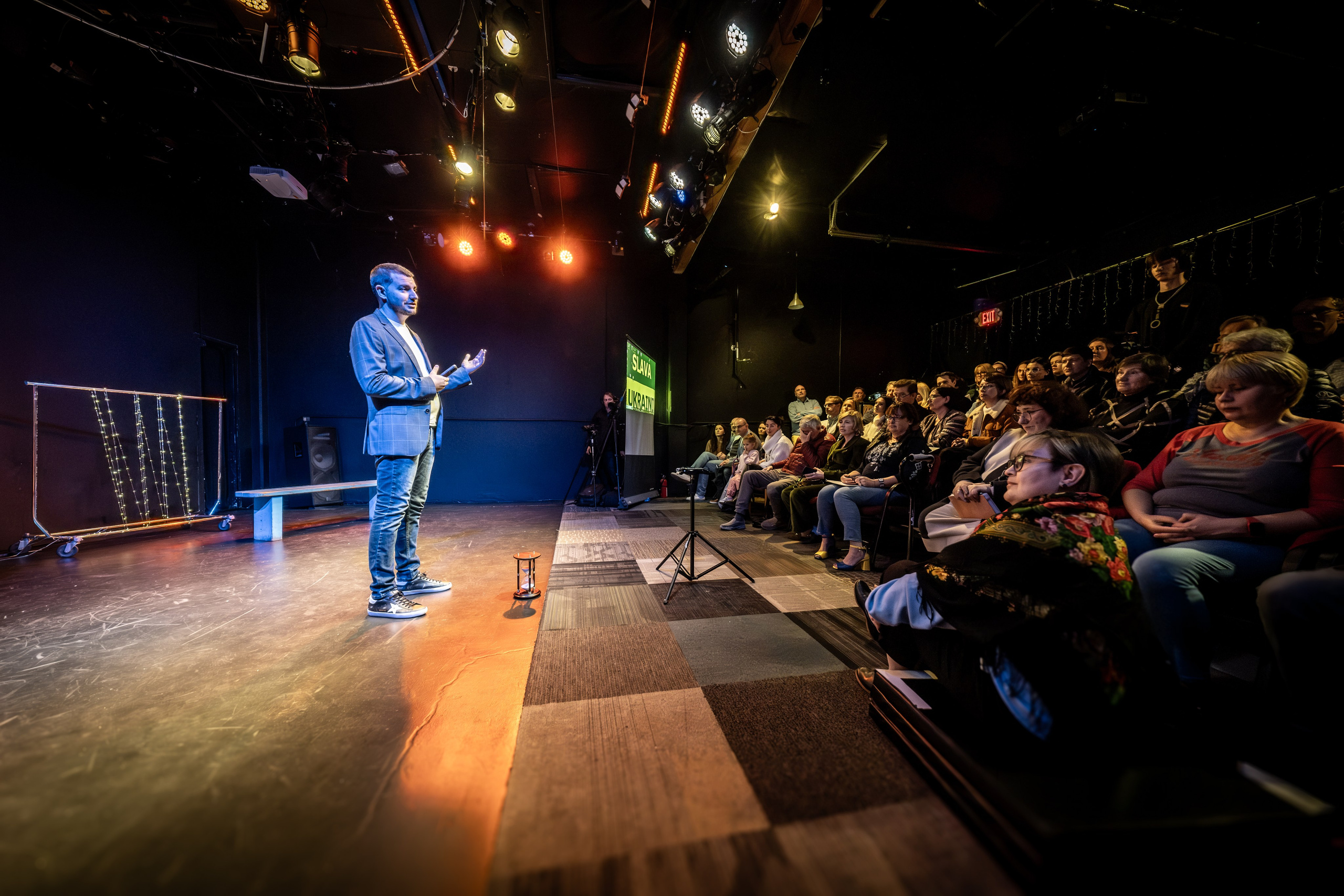 FISH DON'T CRY. Reportage concert portrait photography in the San Francisco Bay Area