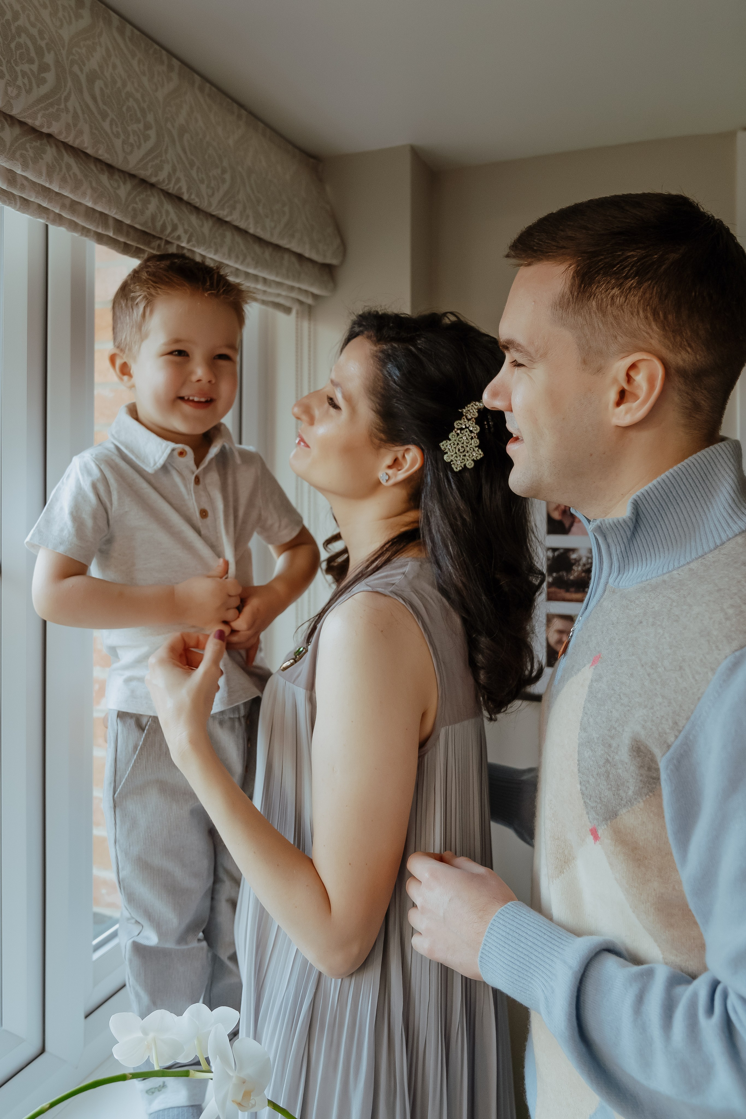 Christmas family home photo session. Newcastle family photographer. Lifestyle photography.