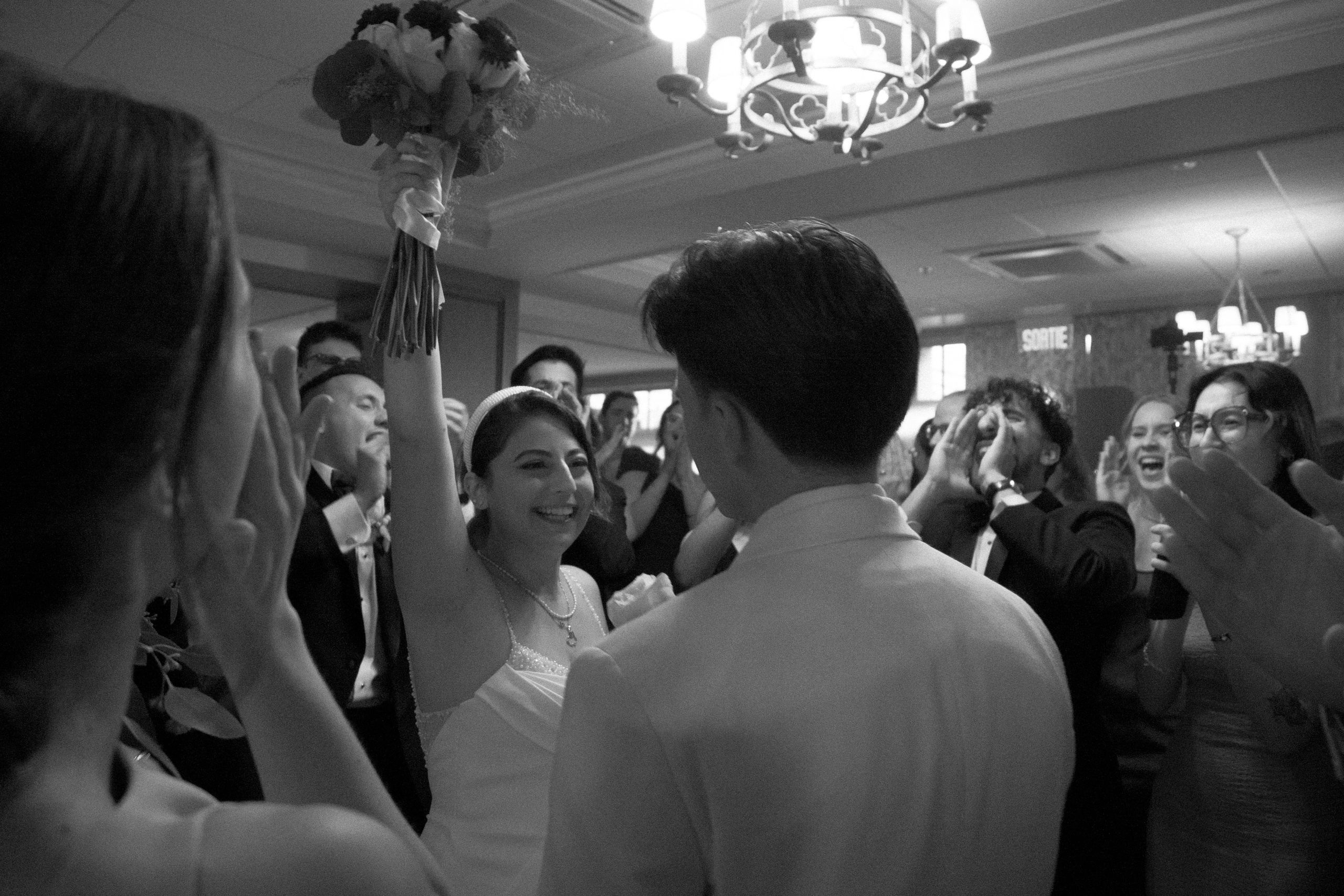 Wedding of Cassandra and Loïc in Beaconsfield, Montreal. Wedding and Family Photography Montreal Muriel Oe Photo