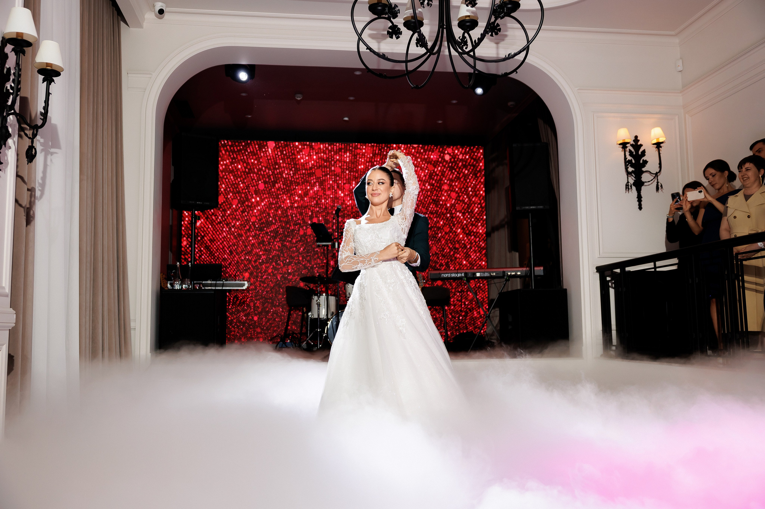 Serghei & Erica — Queen Residence. Servicii Foto și Video 067188353