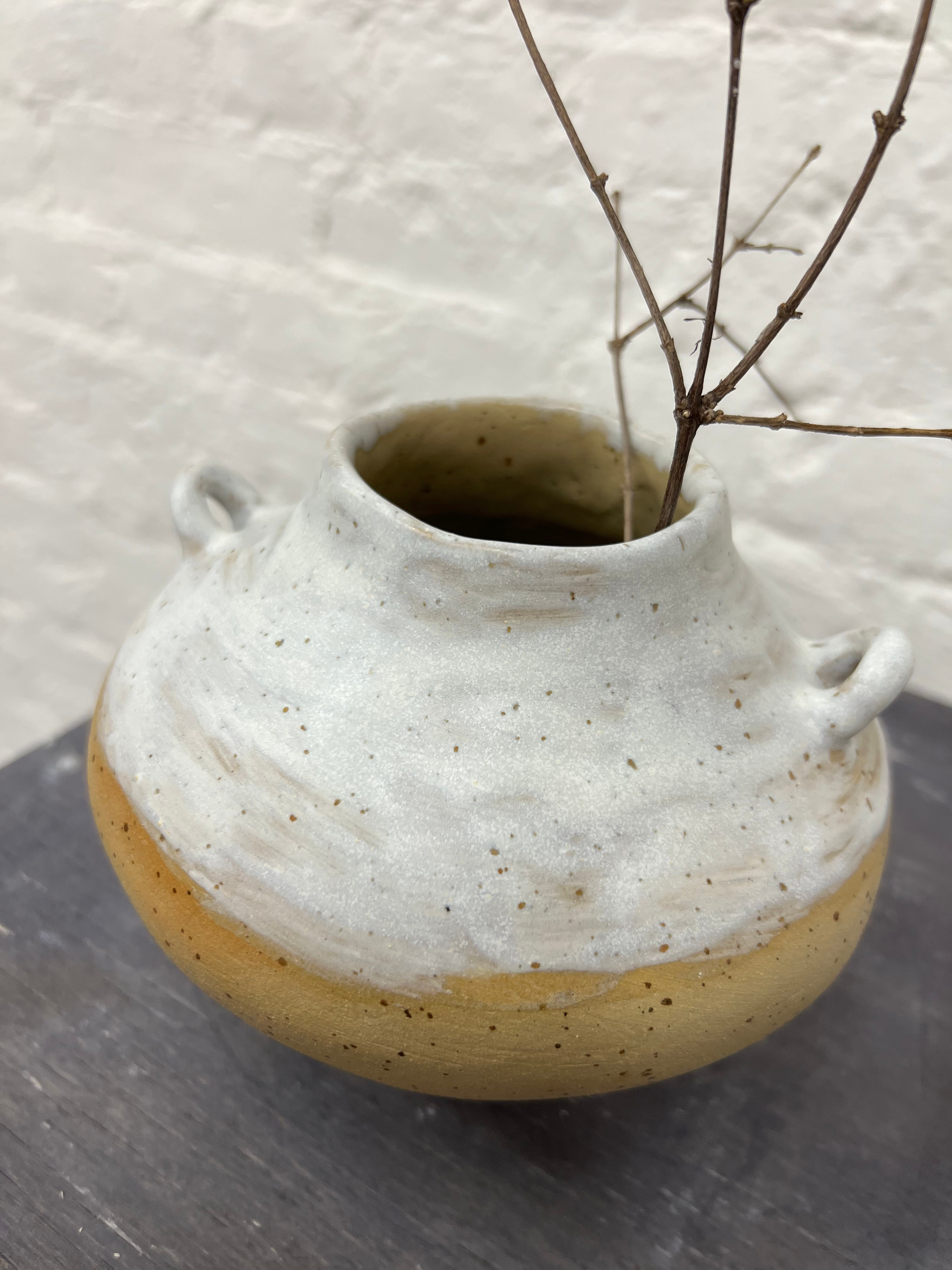 Vase “Simple”. ReefCeramics, based in Nicosia, is a creative hub where handcrafted ce