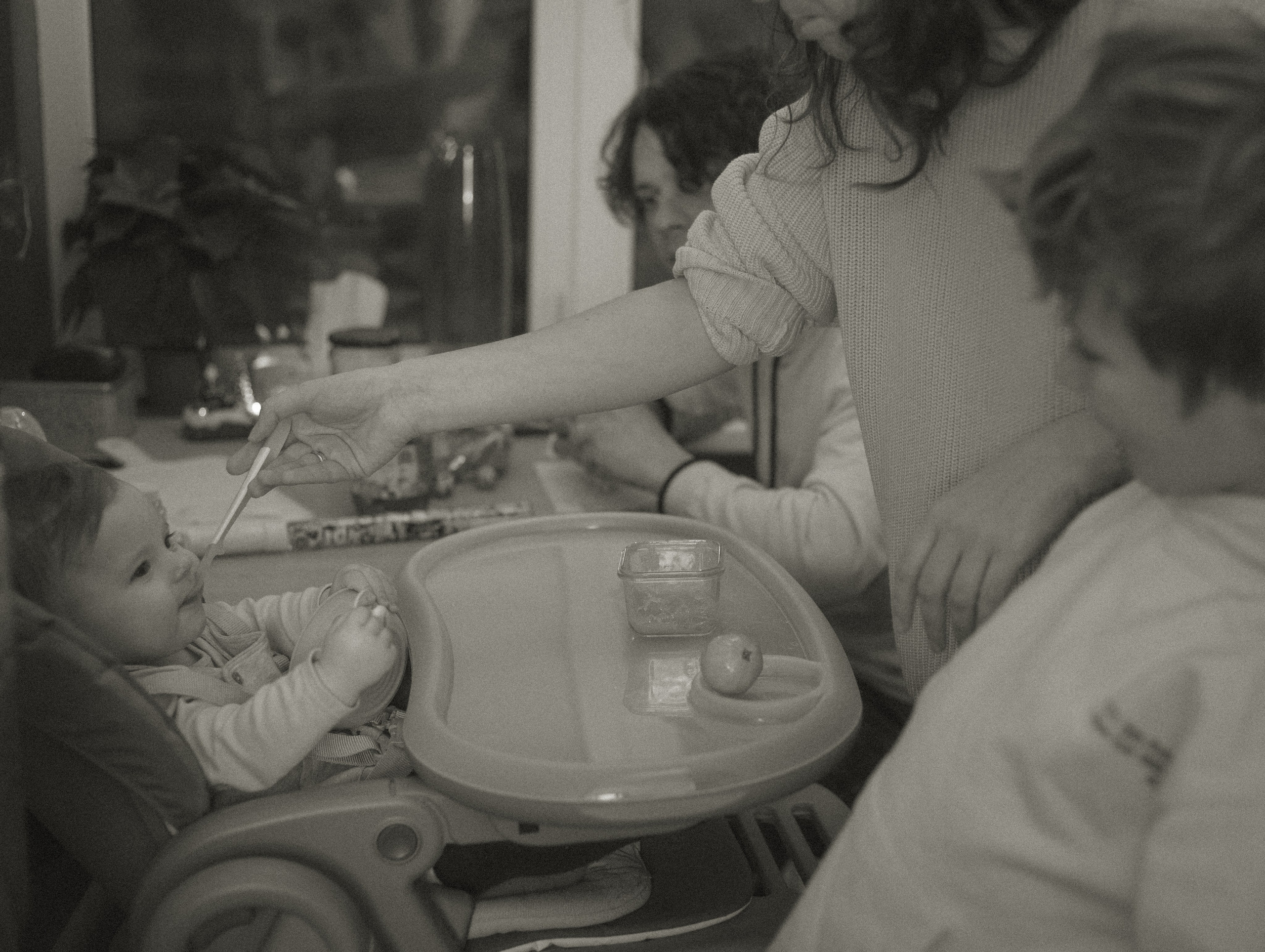 Séance photo de famille pour Noël. Histoires d’amour, séances photos de famille et de mariage en France