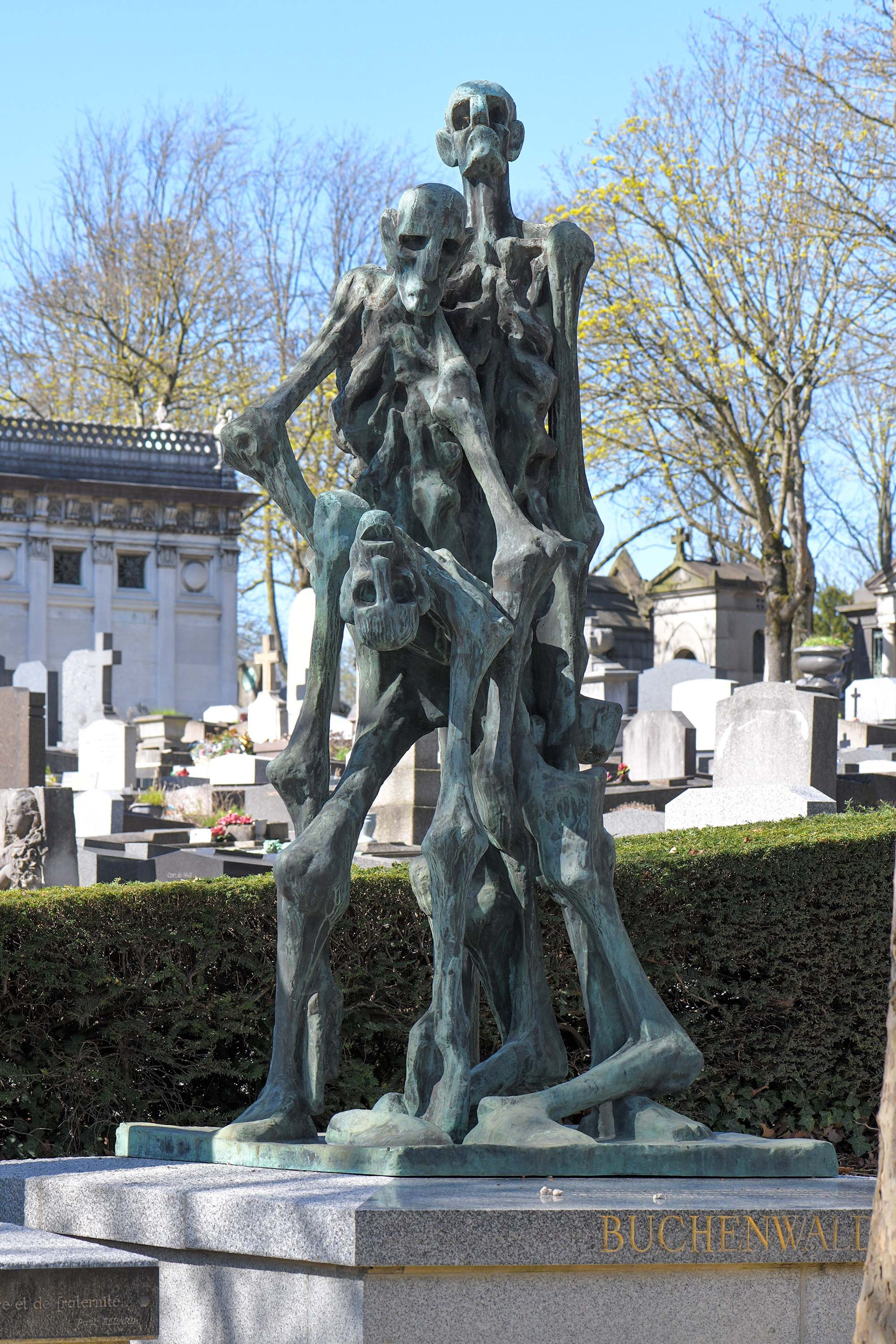 Père Lachaise Cemetery in Paris | Famous Graves & Photography Guide