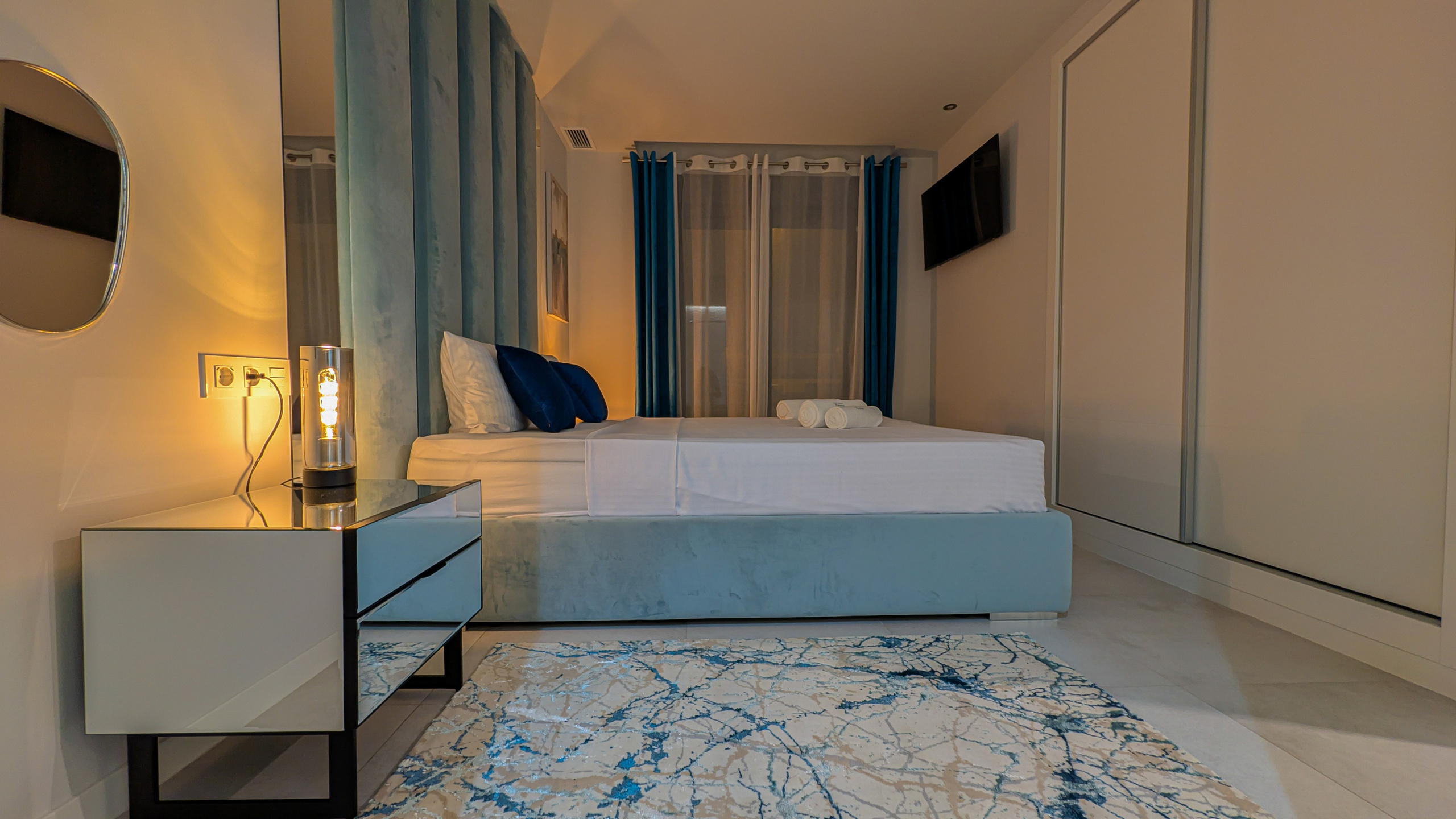 PLATINUM. Baby Beast