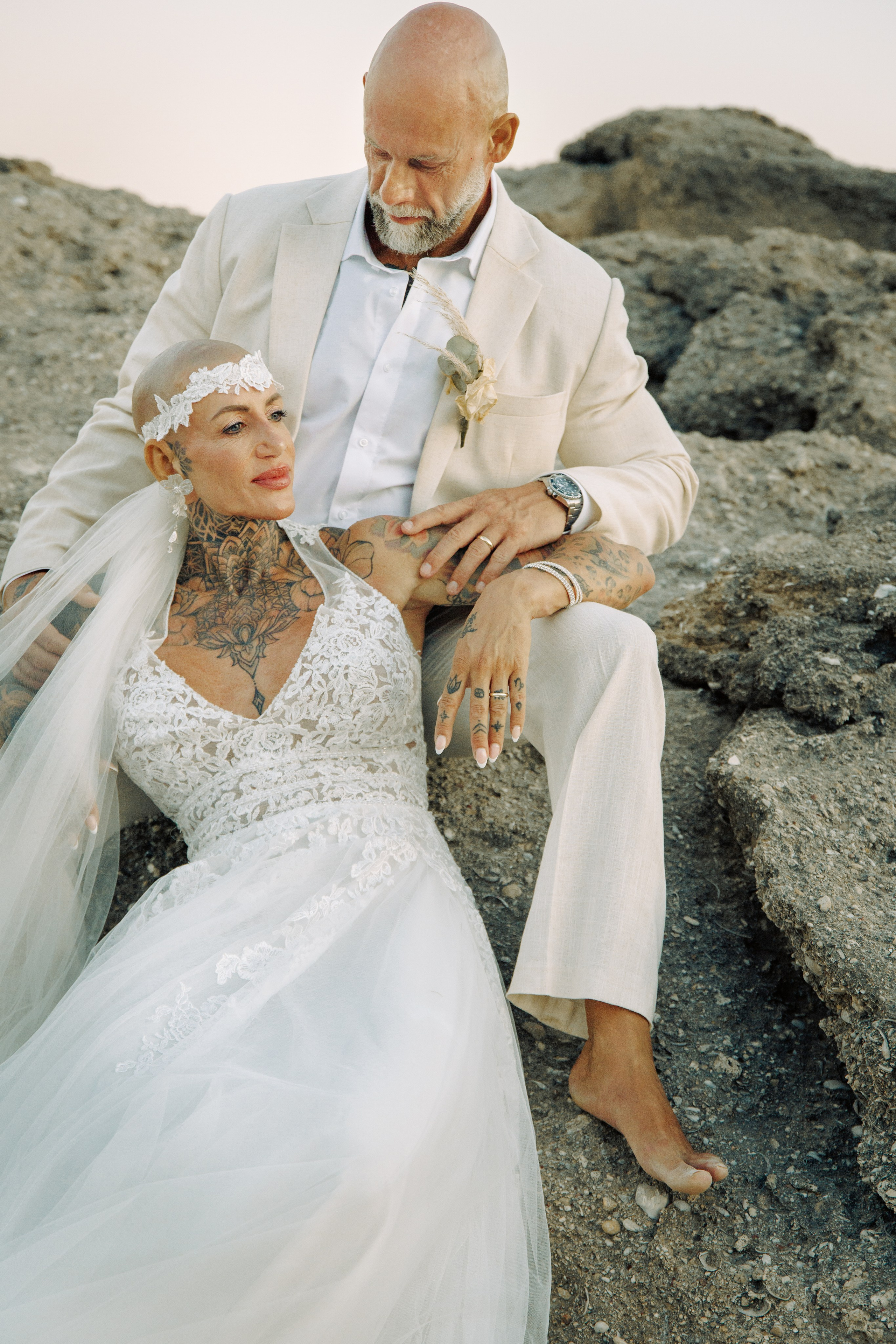 Unconventional Love Story. Portrait- und Hochzeitsfotografin Irene Art Photo mit Sitz auf der griechischen Insel Rhodos