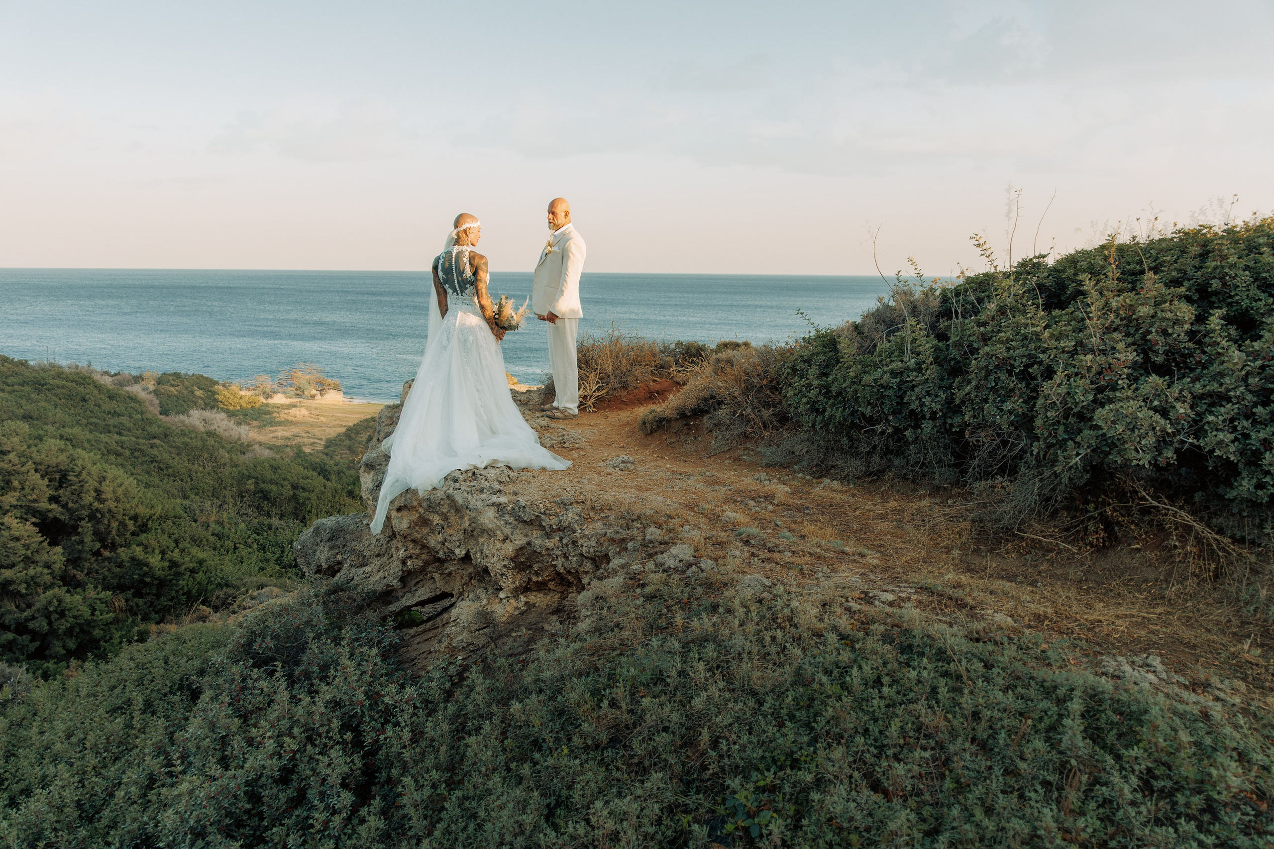 Unconventional Love Story. Portrait- und Hochzeitsfotografin Irene Art Photo mit Sitz auf der griechischen Insel Rhodos