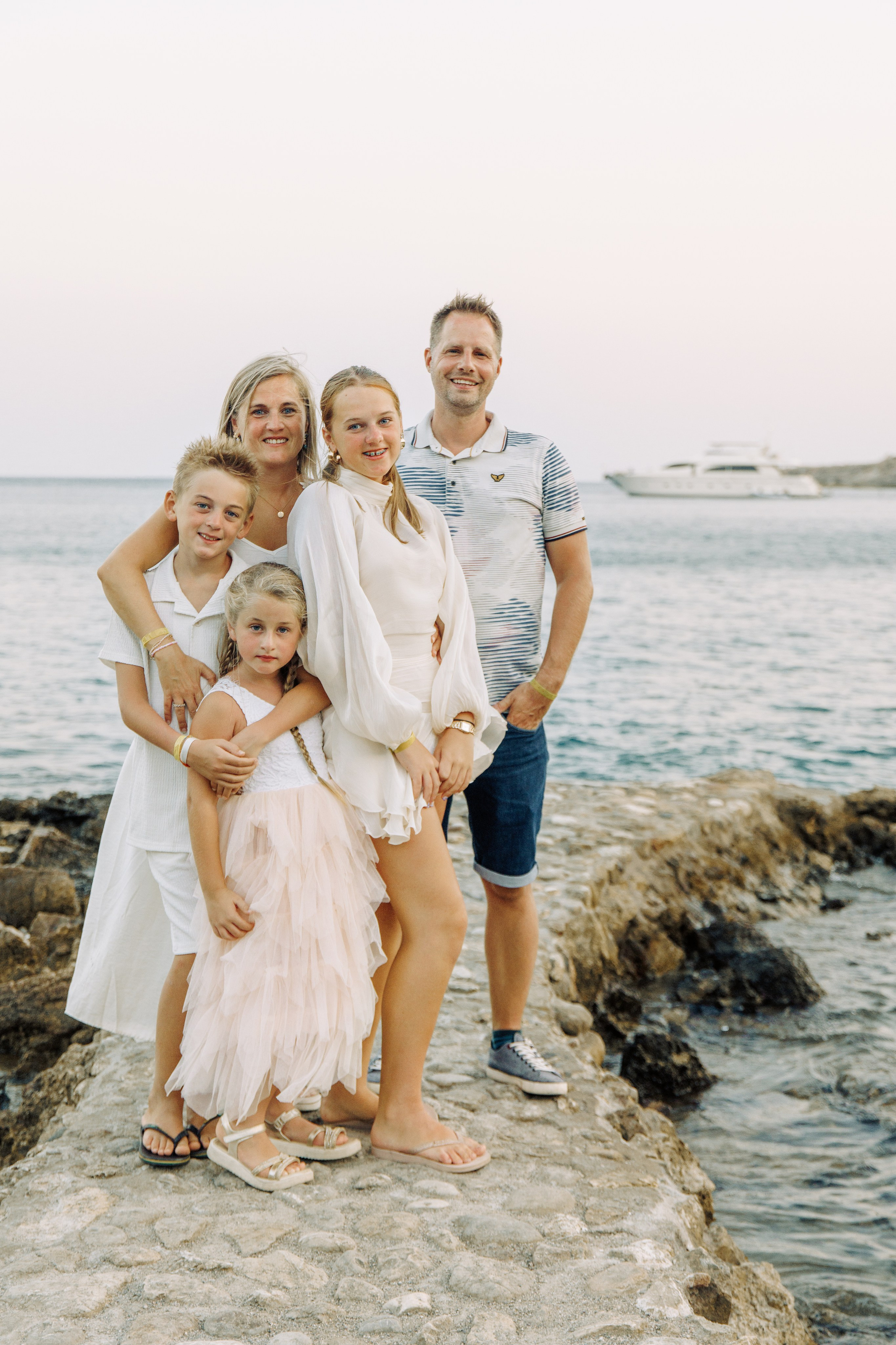 Inez family. Portrait- und Hochzeitsfotografin Irene Art Photo mit Sitz auf der griechischen Insel Rhodos