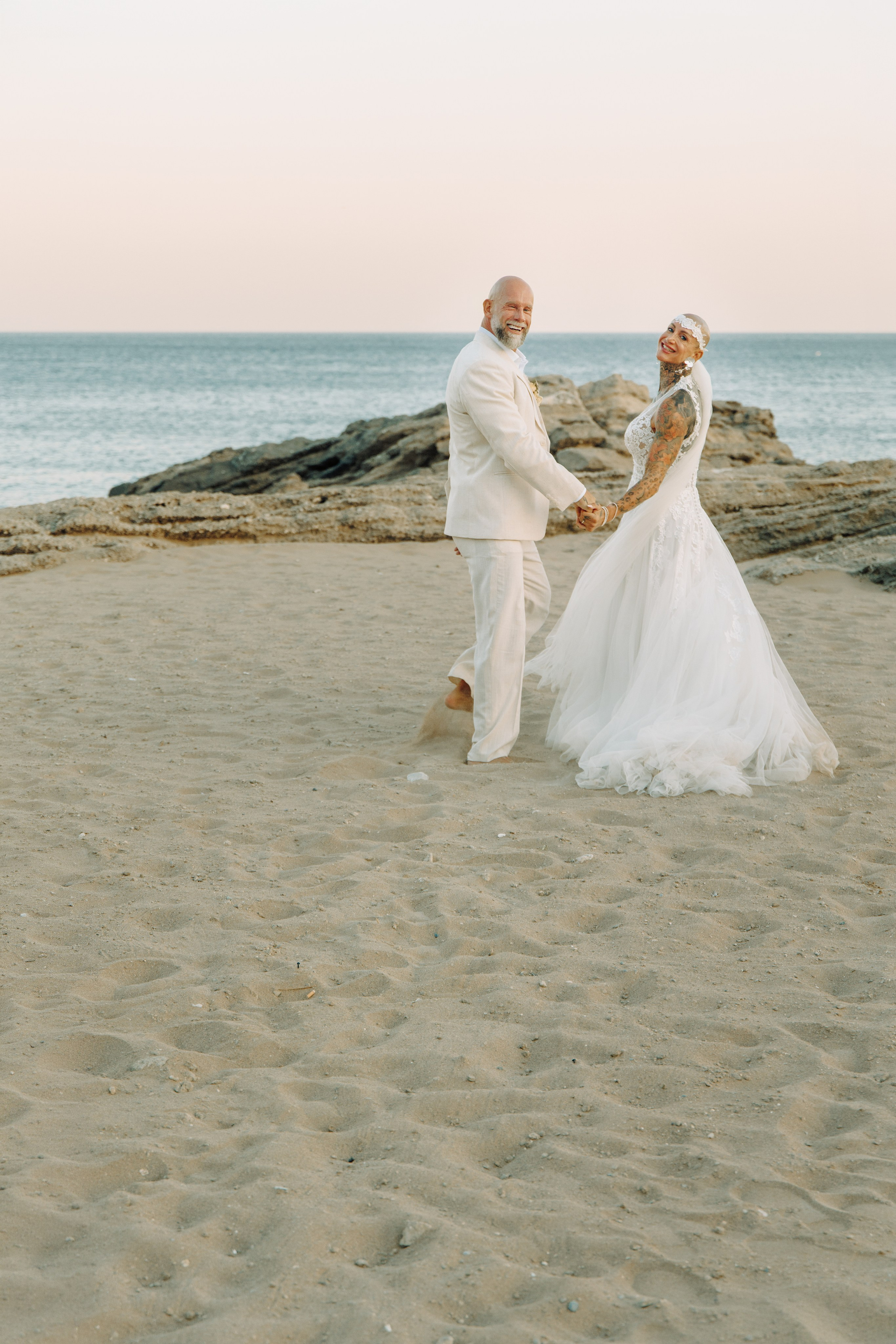 Unconventional Love Story. Portrait- und Hochzeitsfotografin Irene Art Photo mit Sitz auf der griechischen Insel Rhodos