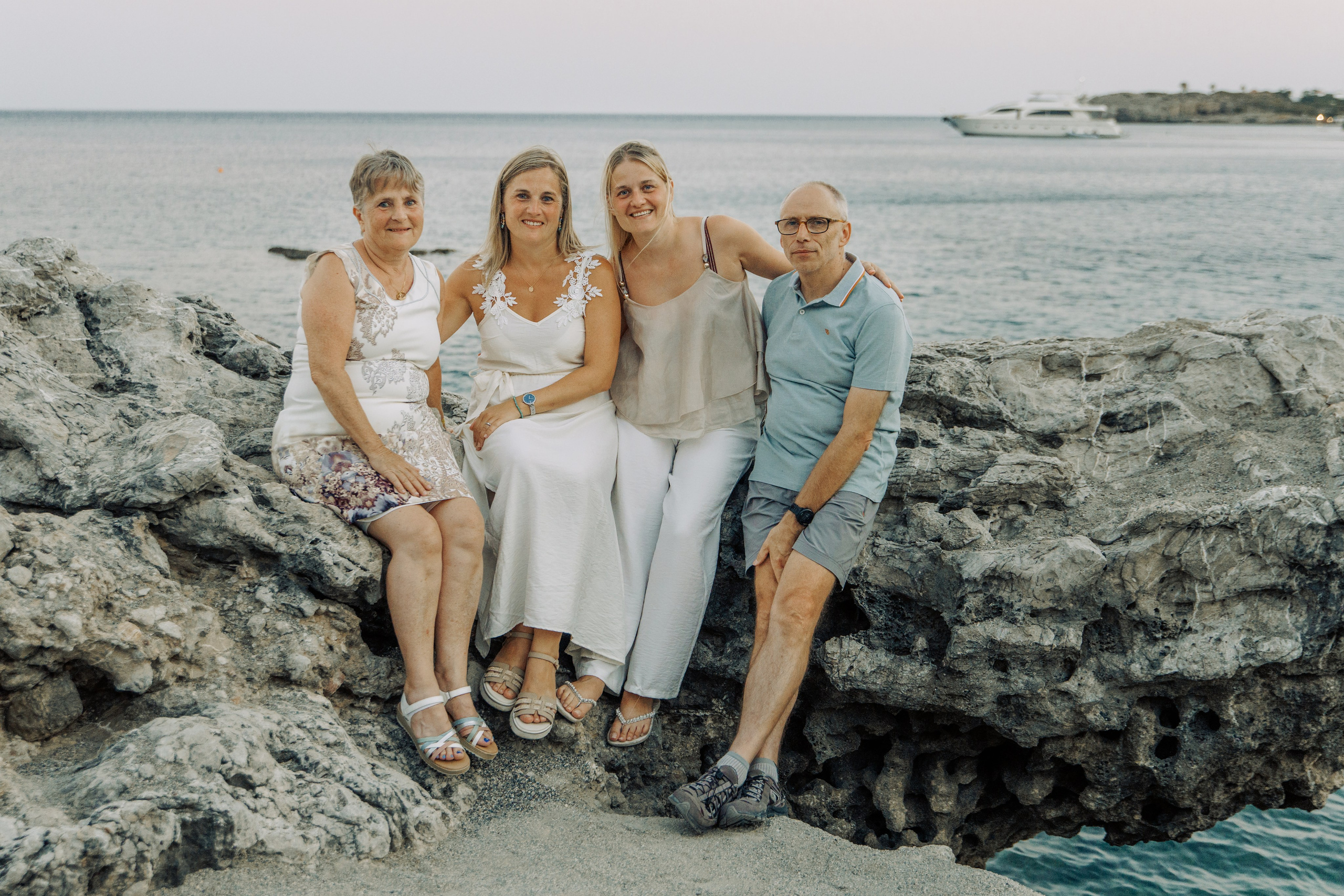 Inez family. Portrait- und Hochzeitsfotografin Irene Art Photo mit Sitz auf der griechischen Insel Rhodos
