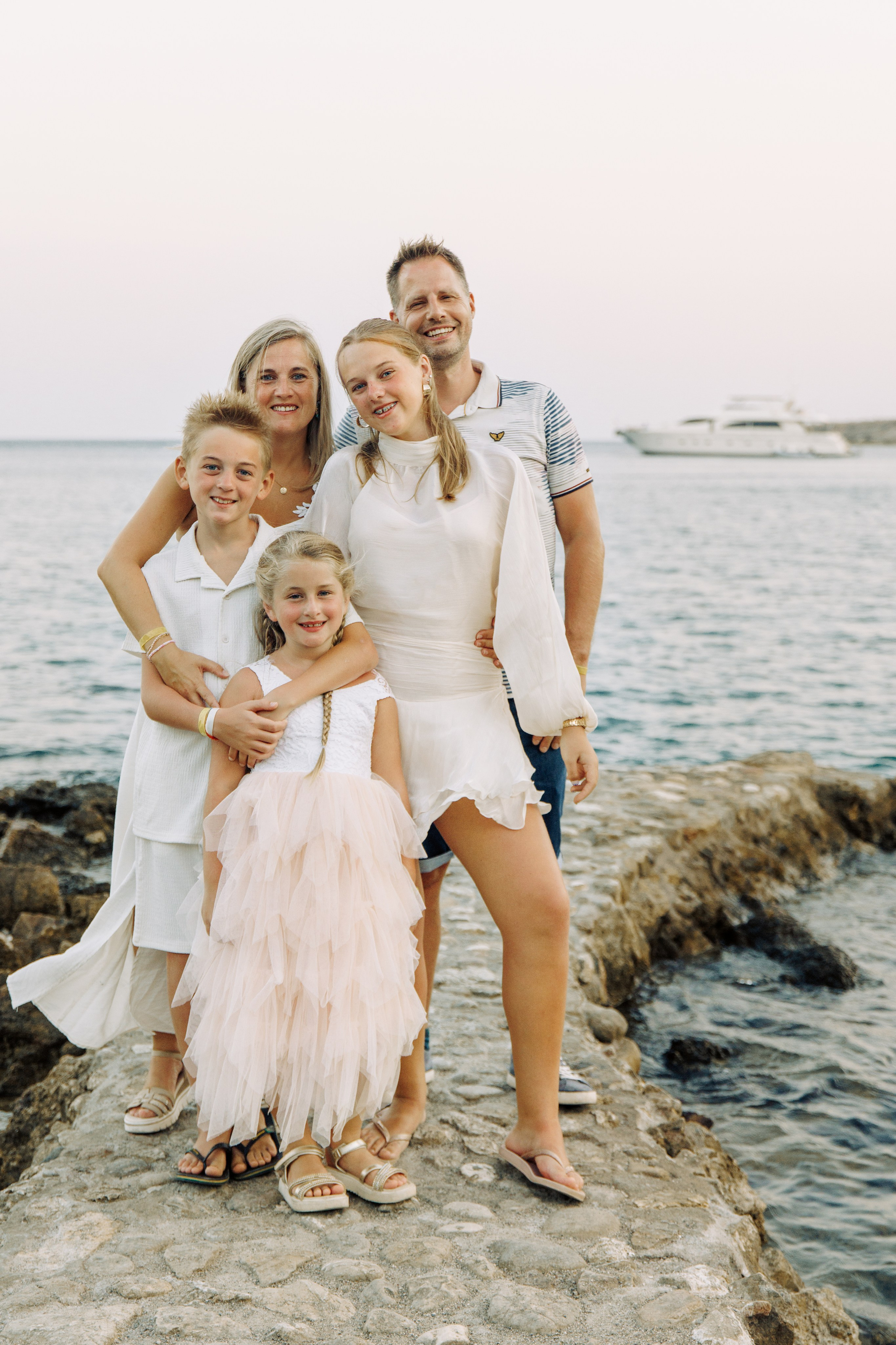 Inez family. Portrait- und Hochzeitsfotografin Irene Art Photo mit Sitz auf der griechischen Insel Rhodos