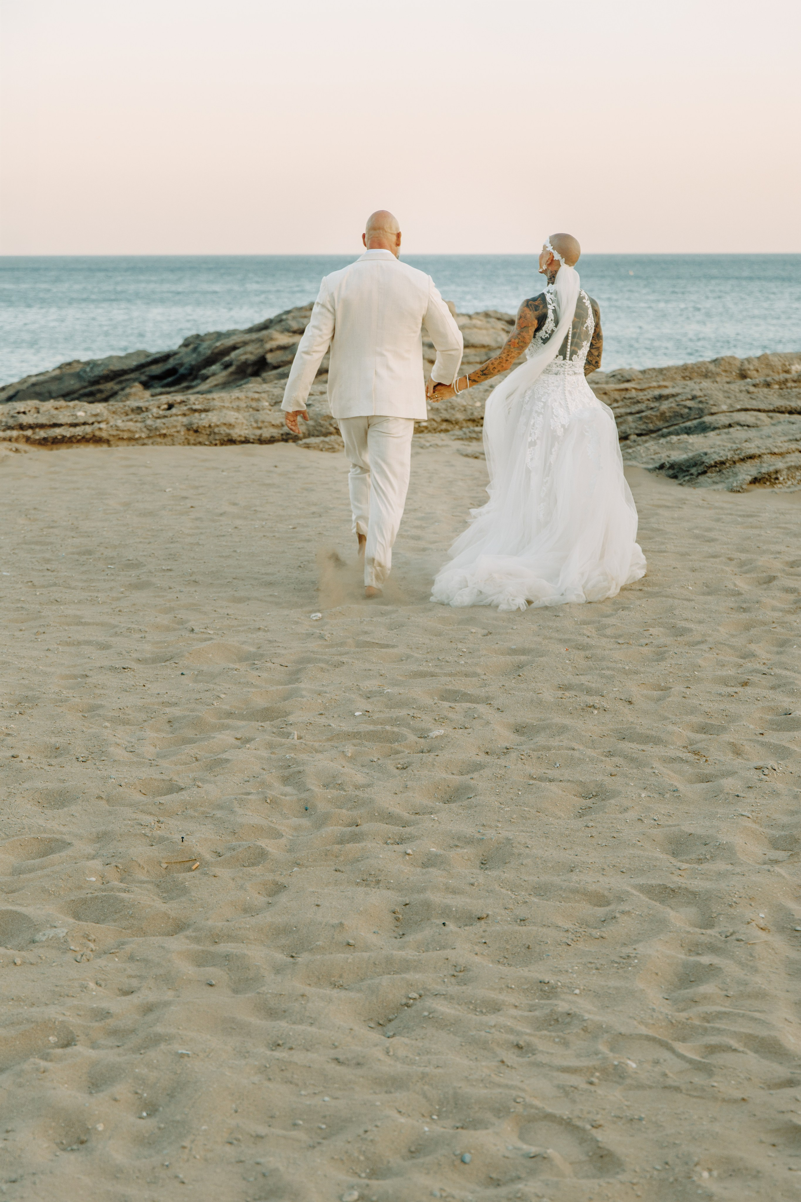 Unconventional Love Story. Portrait- und Hochzeitsfotografin Irene Art Photo mit Sitz auf der griechischen Insel Rhodos
