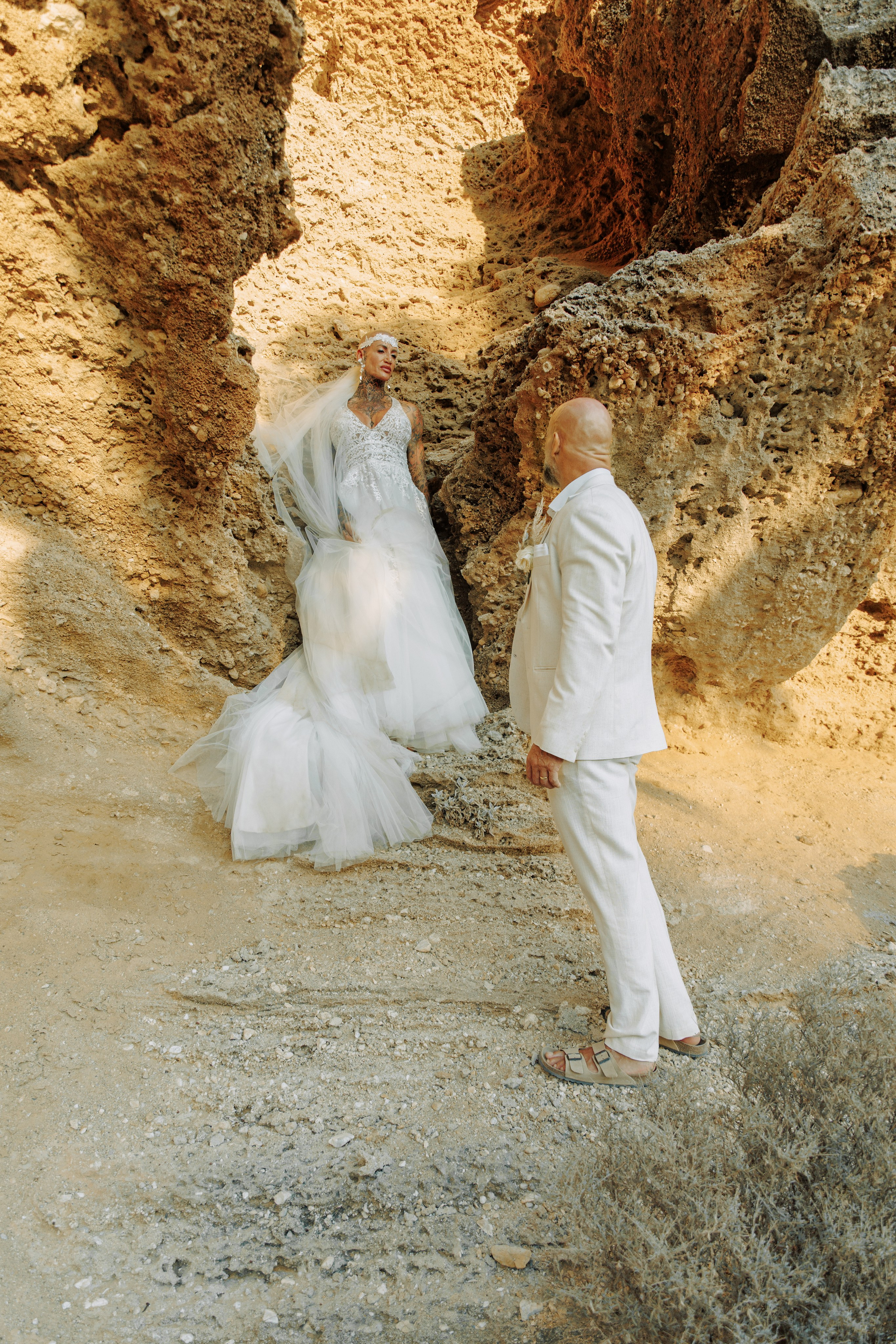 Unconventional Love Story. Portrait- und Hochzeitsfotografin Irene Art Photo mit Sitz auf der griechischen Insel Rhodos