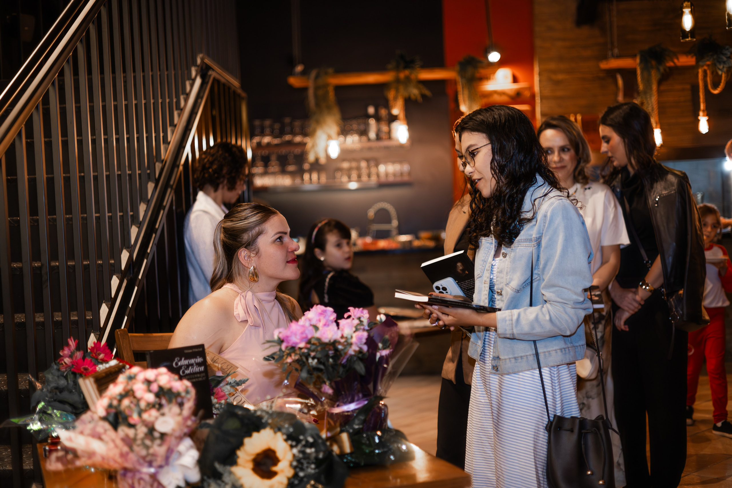 Lançamento de Livro Vivi Princival