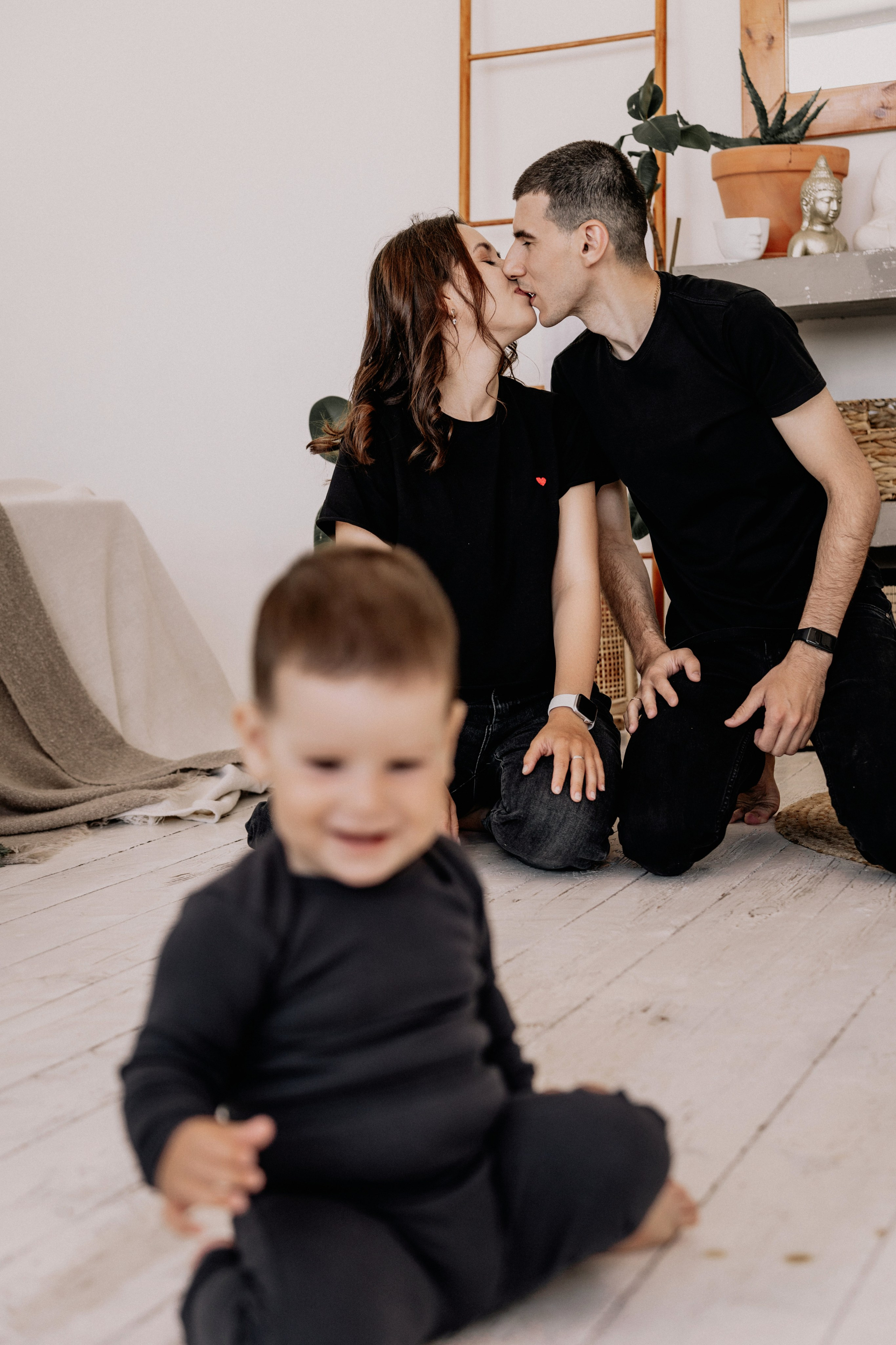 Anastasia, Jane, Sava at home. Wedding and family photographer and videographer PA, NJ, NY, DE, MD