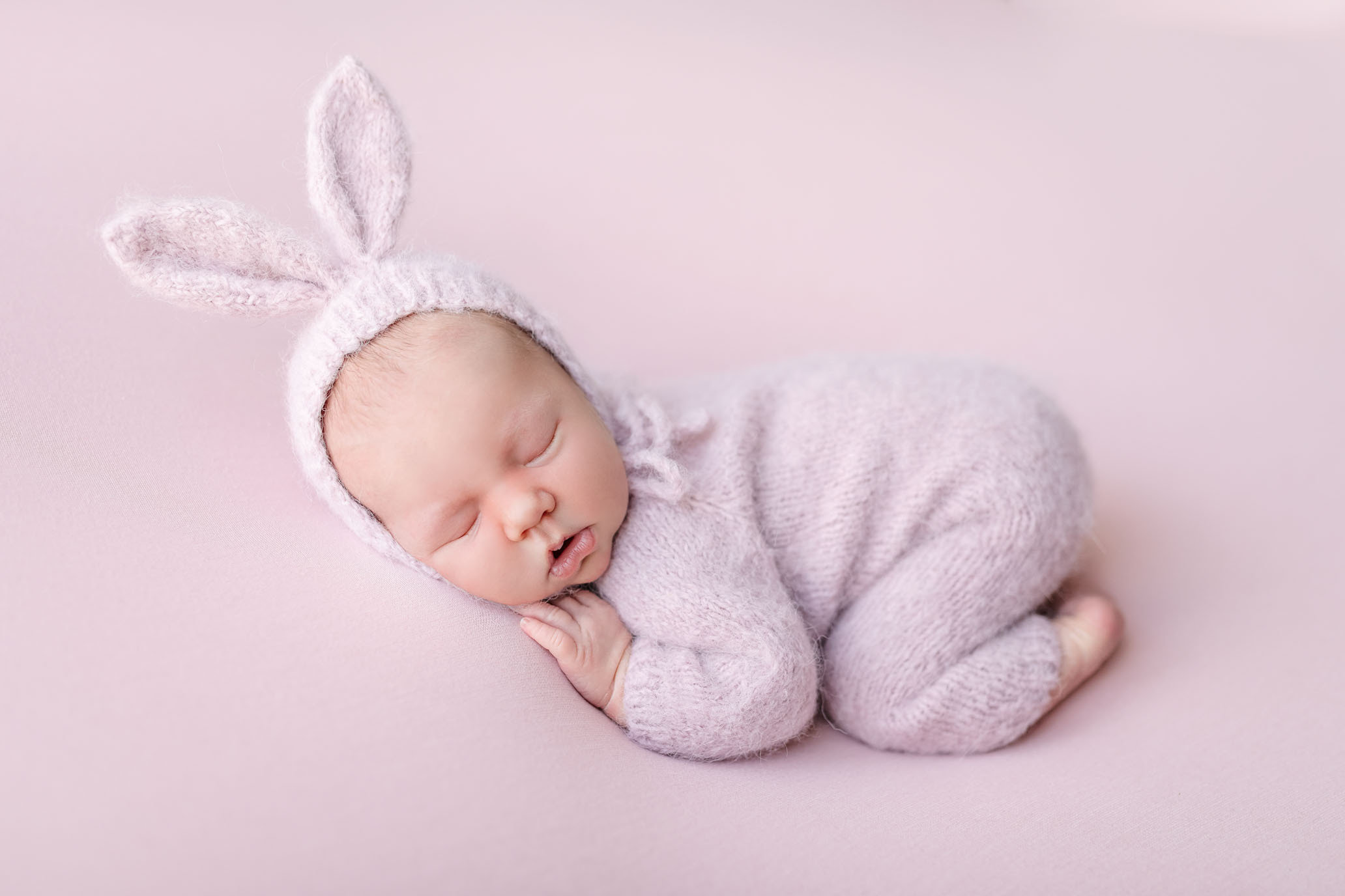 ניו בורן. צילומי הריון, ניו בורן, גיל שנה בראשון לציון -Jenya Rosso Photography