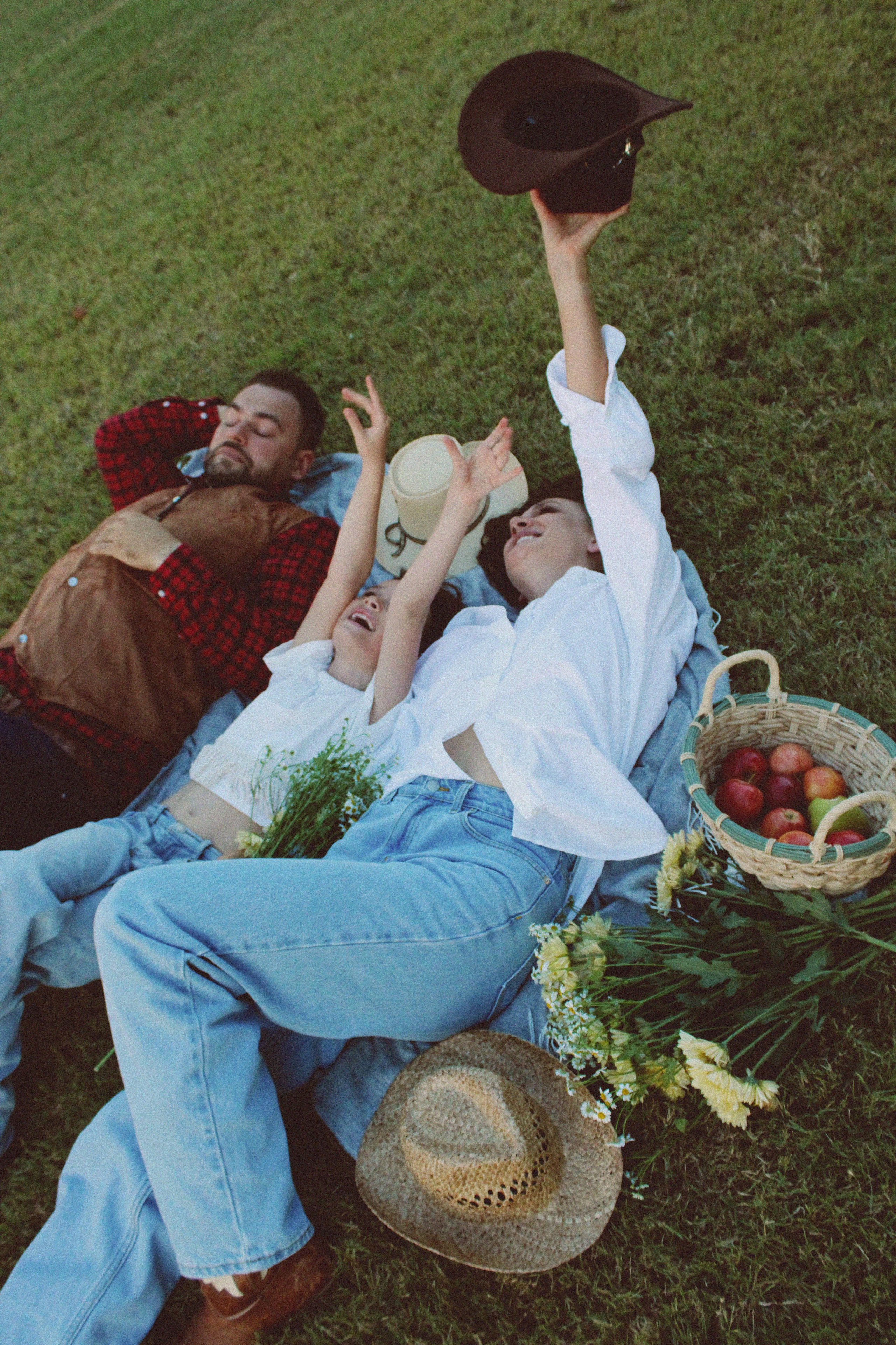Texas Countryside Family Photoshoot in Cowboy Style. Lana Petrychenko — Portrait & Family Photographer. Valencia, Spain