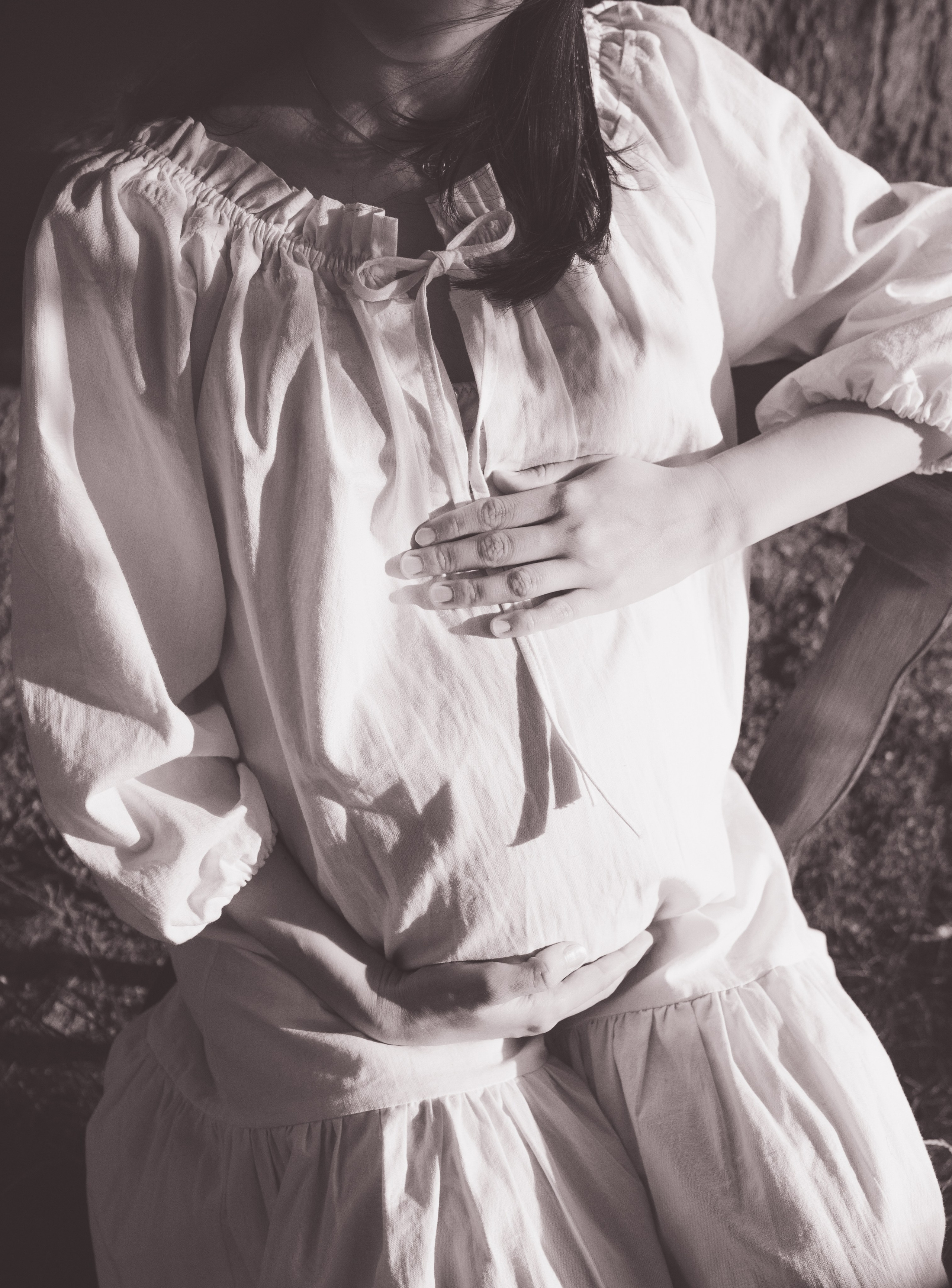 Mother Earth: Proiect de Fotografie Maternitate | Mădălina Beda. Madalina Beda- Artist vizual, fotograf, doula la nastere, consultant babywearing Brasov si in toata tara