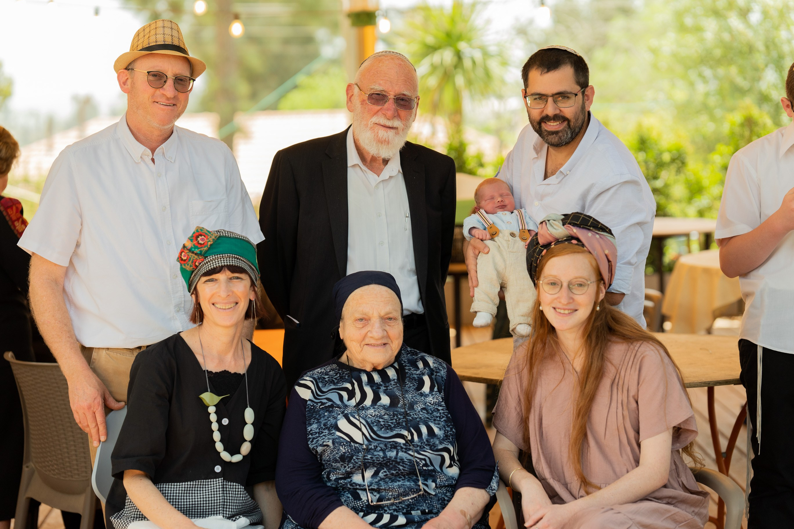 משפחת ברנד. יוסף מזרחי צילום חתונה, ברית וזוגיות. צלם מקצועי שאוהב להוציא אתכם הכי יפים ברגעים הכי מרגשים