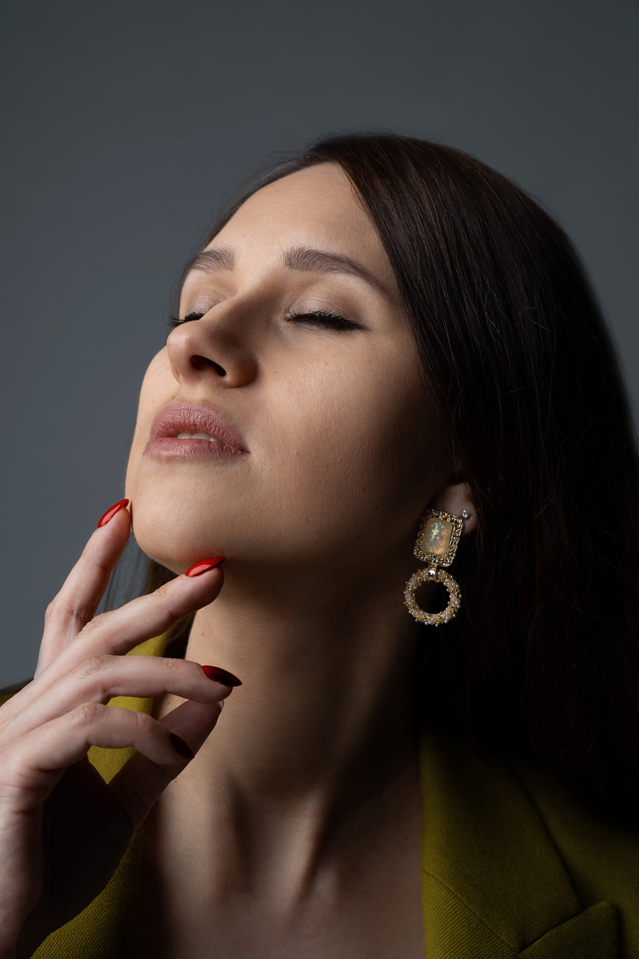 Frauen Porträt. Hallo, ich bin Nadya - Fotografin aus Linz, Oberösterreich