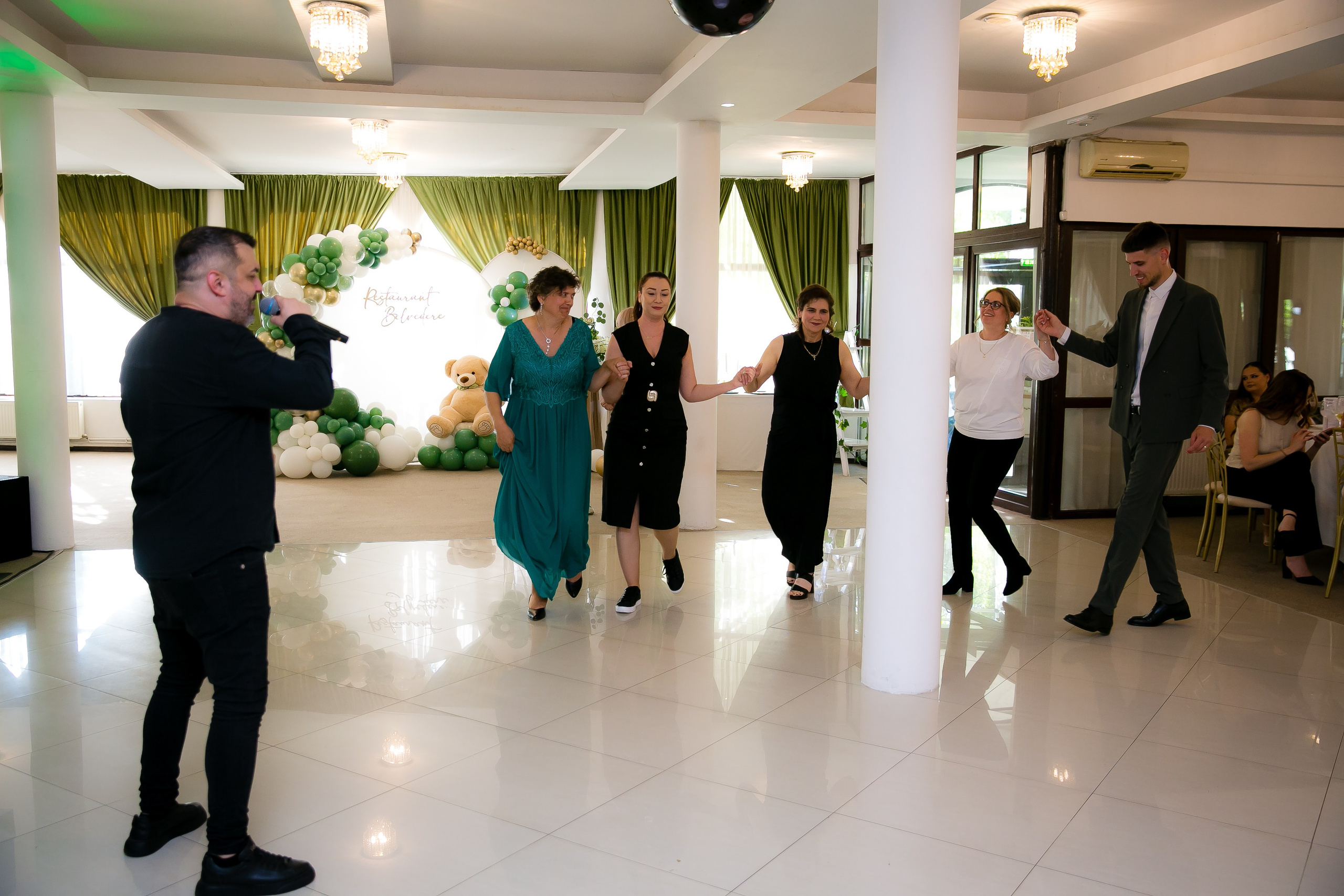 Aaron Daniel❤️Botez. DP Events — echipă foto-video din București, capturăm emoții și transformăm momentele în amintiri autentice