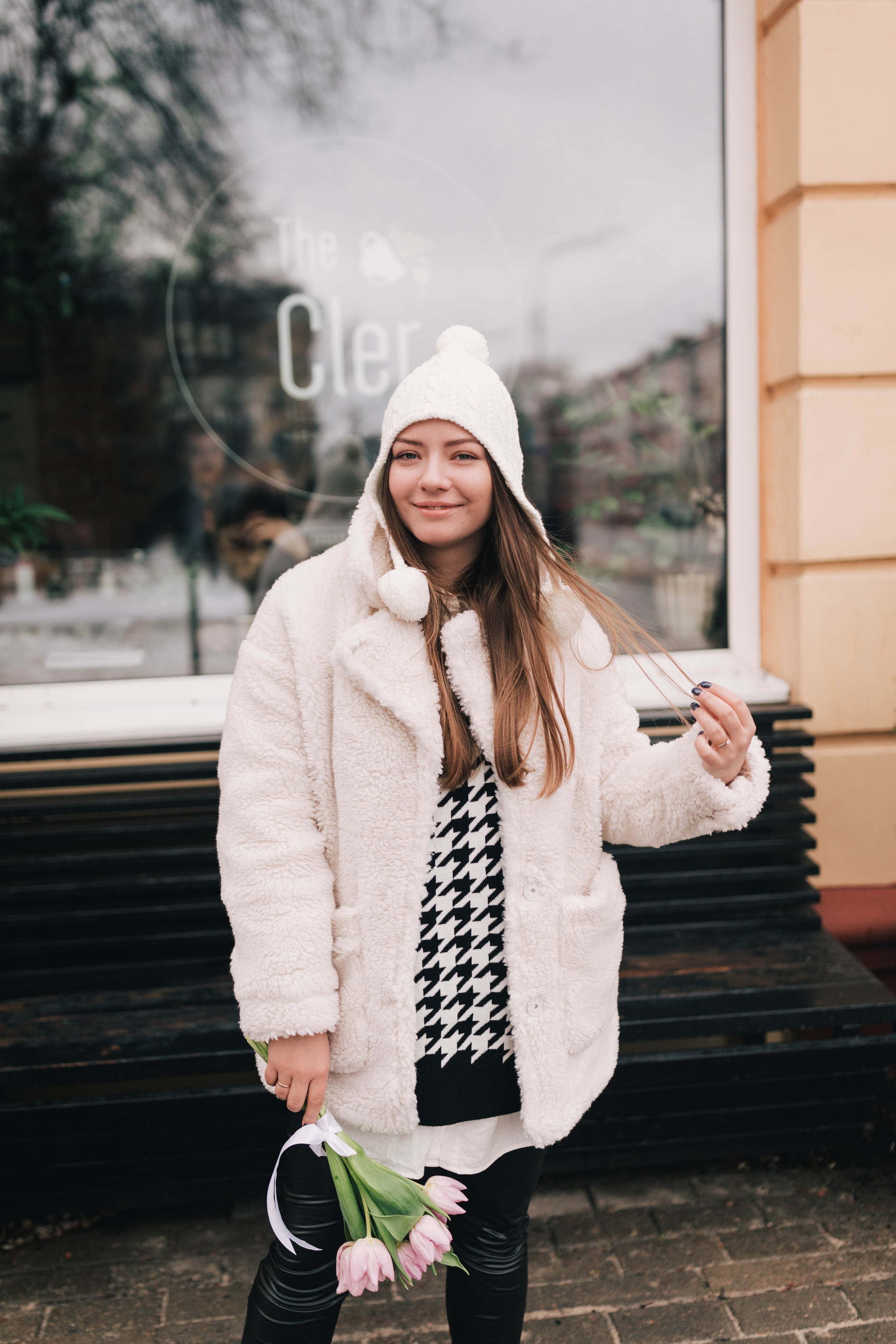 February flowers with Dasha. Фотограф, Руан, Франция