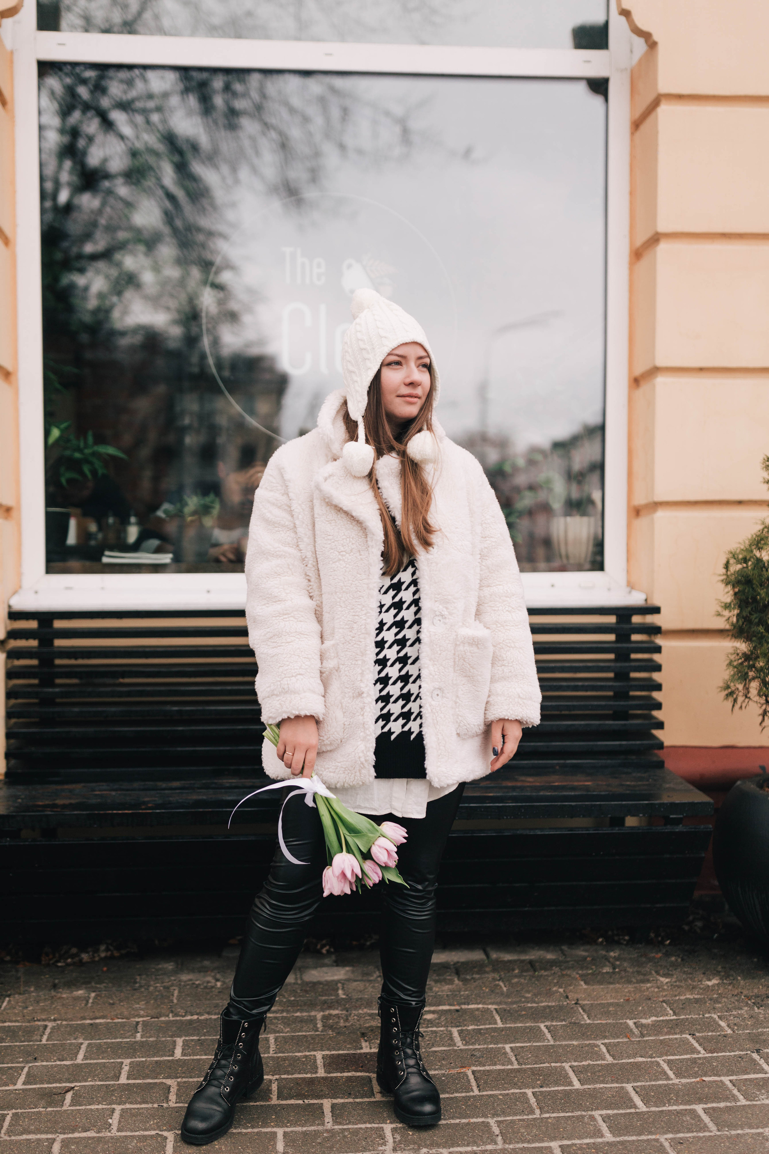 February flowers with Dasha. Фотограф, Руан, Франция