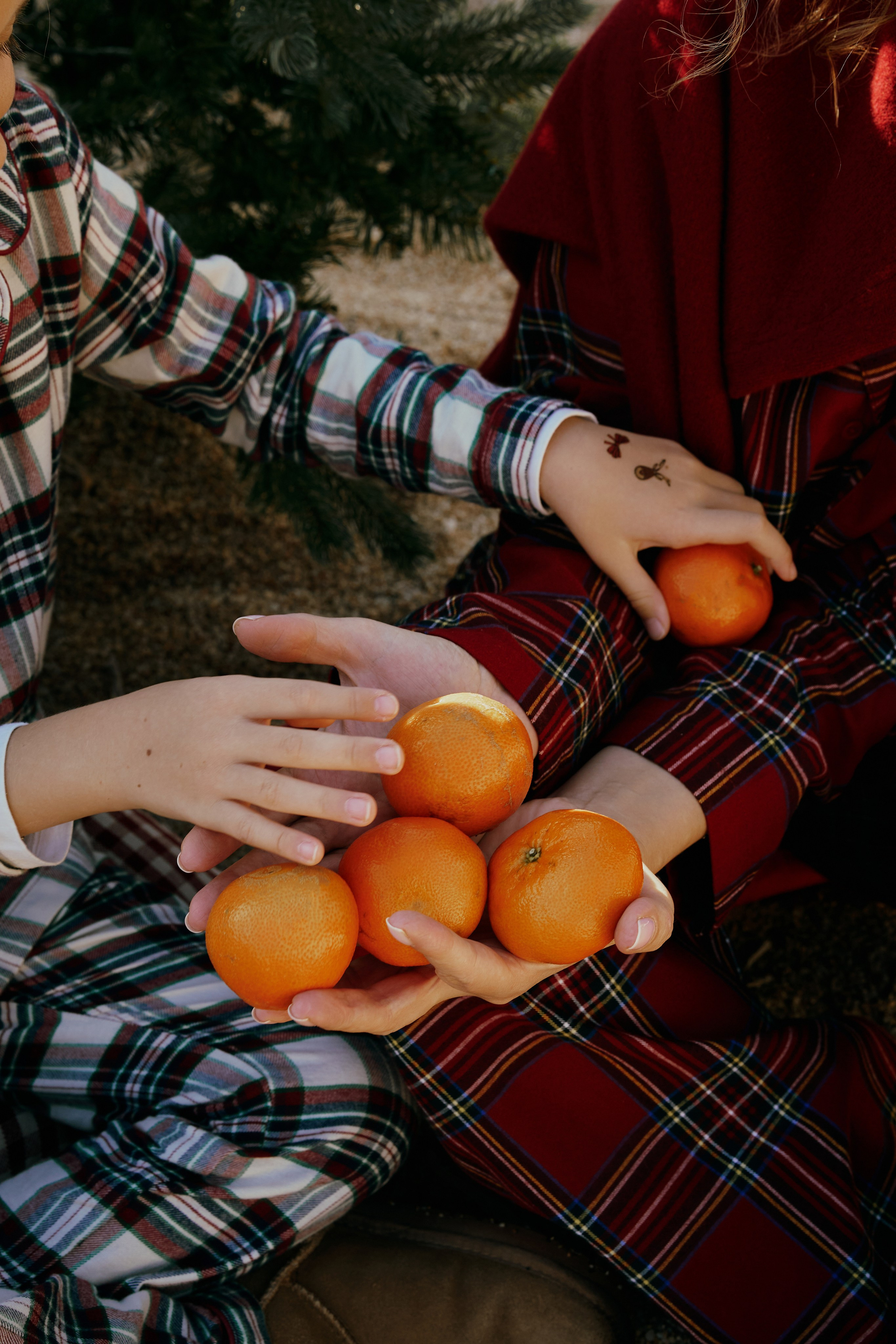 Пляж. Мама и дочь. Фотограф в Барселоне Жанна Захарченко