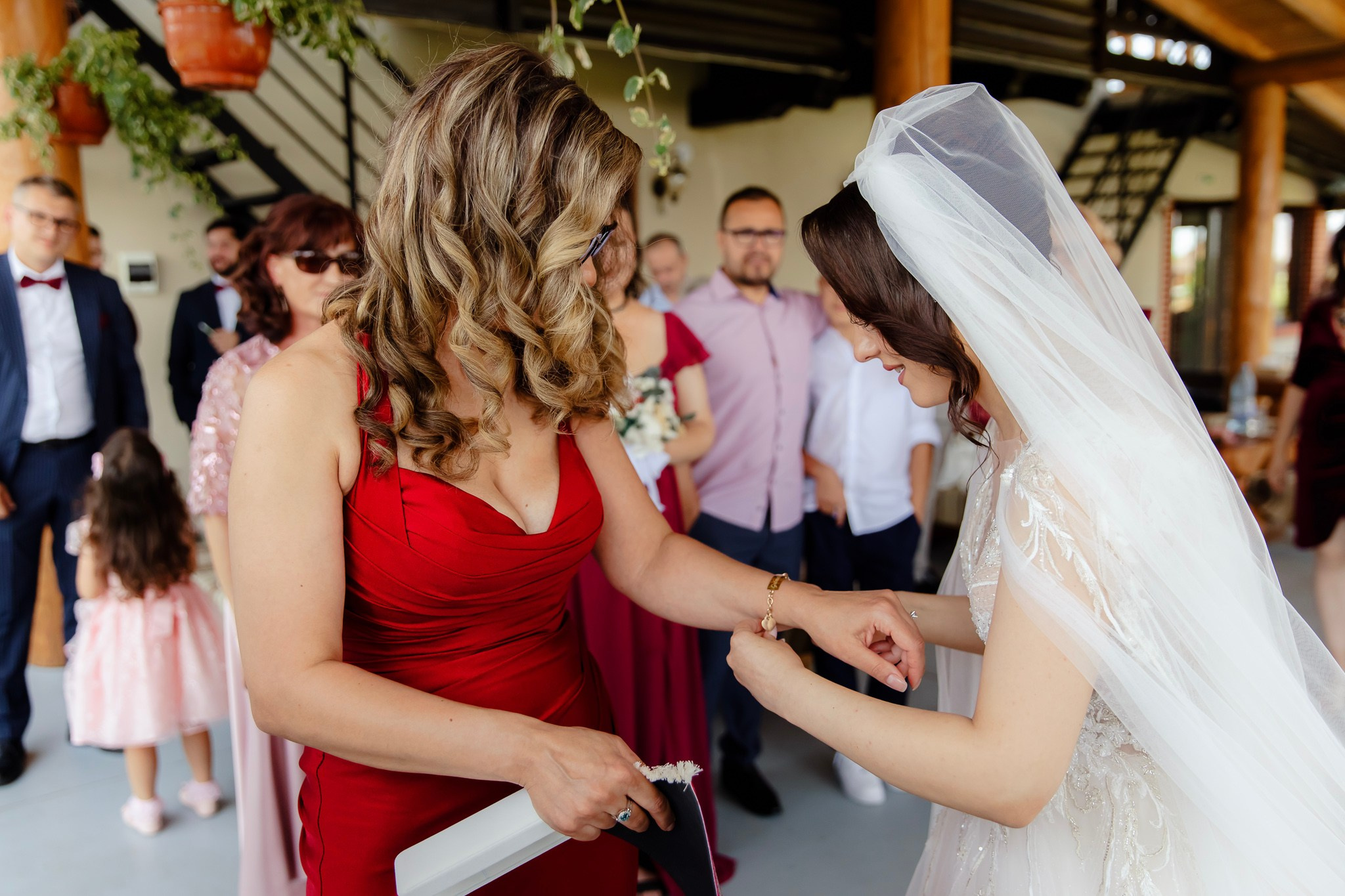 Ioana & Ionuț | Nuntă de poveste la Păstrăvăria Poiana din Mălini județul Suceava. Servicii foto-video profesionale, pentru momente de neuitat