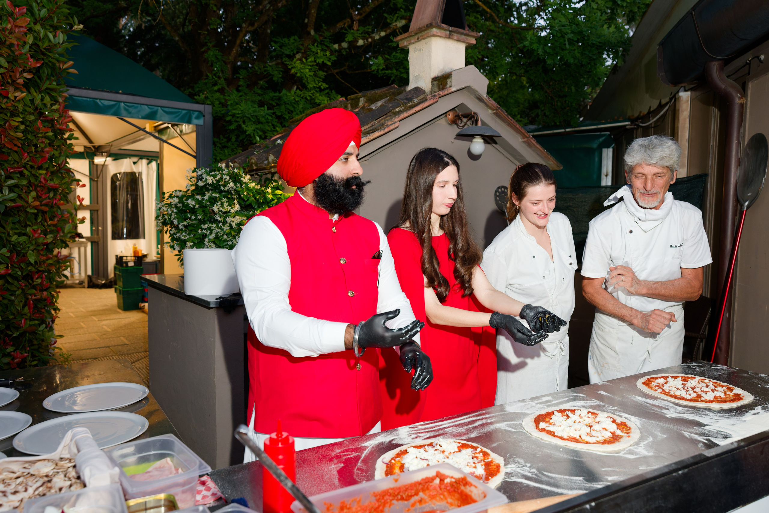Pizza Party at Tenuta Massini, Florence, Italy. Destination Wedding Photographer — Nikita Burtsev