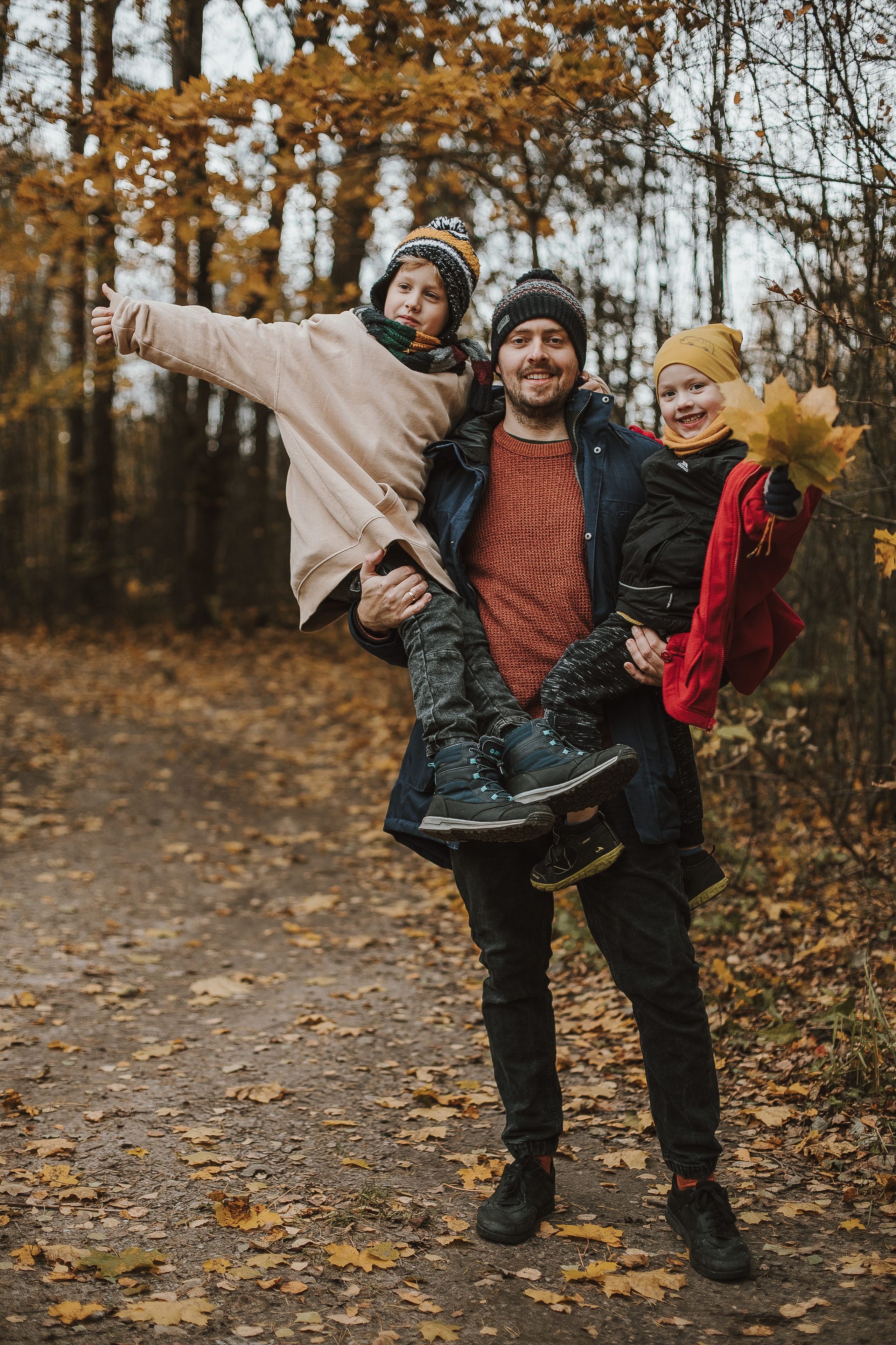 Rudens fotosesija ar mašīnu. Fotogrāfs Rīgā — Katerina Gordik