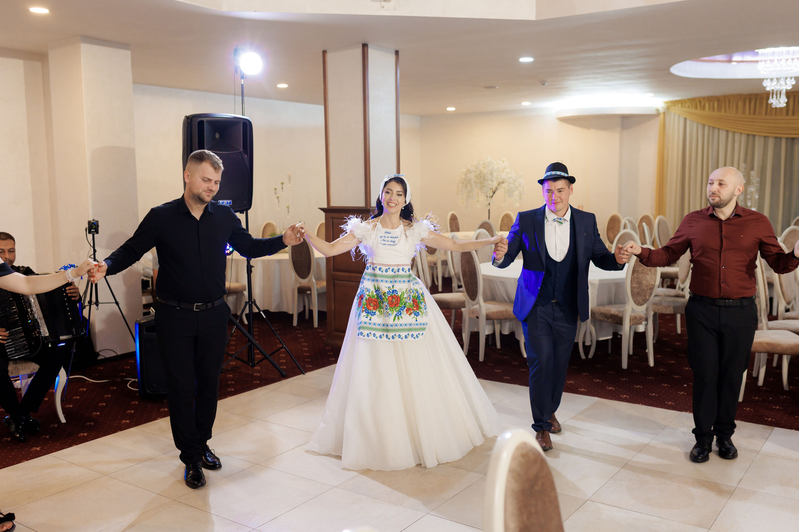 Loredana & Emilian – Ziua Nunții | Videografie - fotografie Botez Suceava, Iași, Botoșani. Servicii foto-video profesionale, pentru momente de neuitat