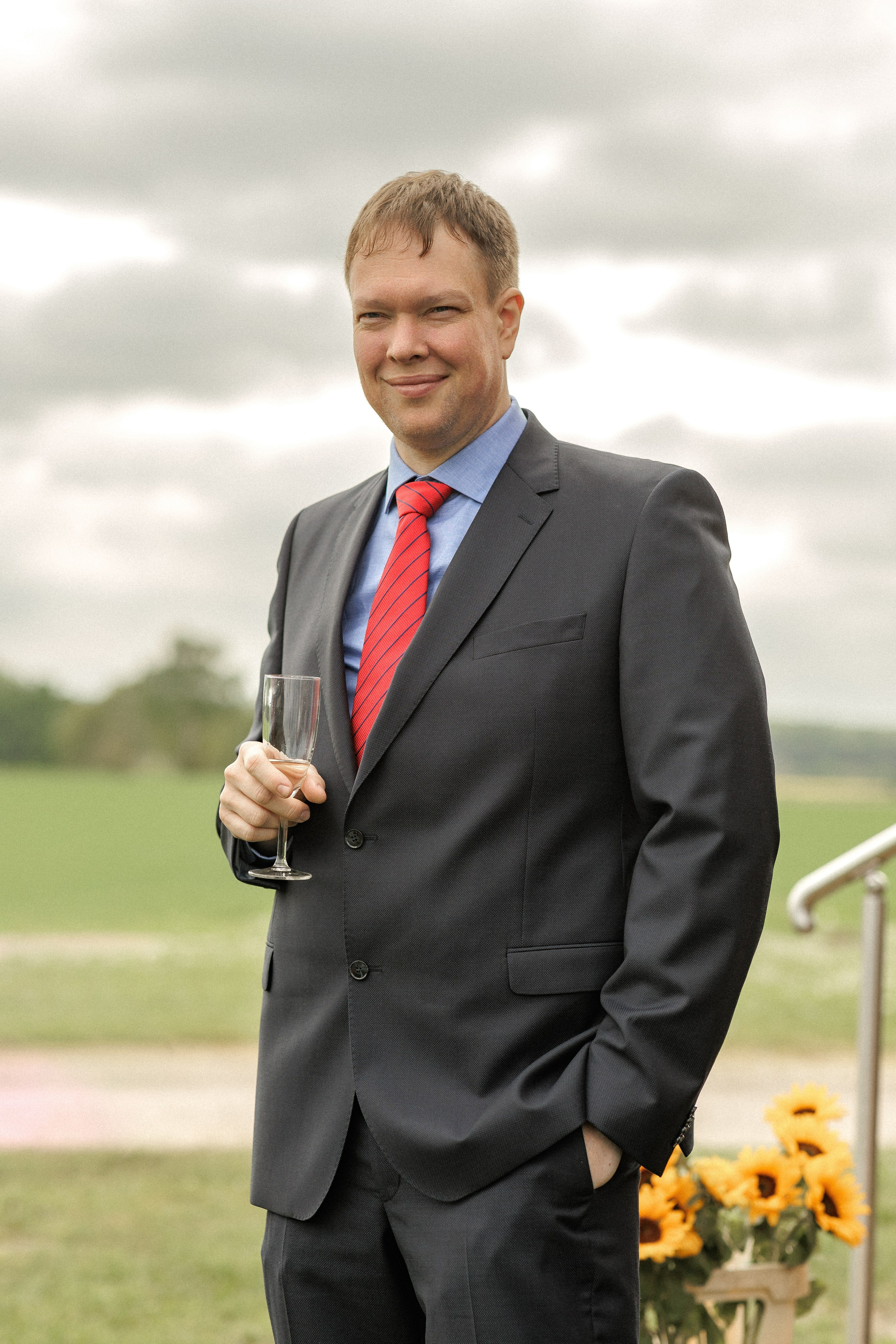 Hochzeitsfotografie an der Windmühle Eyendorf | Historische Romantik in Niedersachsen. Hochzeitsfotograf und Hochzeitsvideograf aus Hamburg | Roka21Film