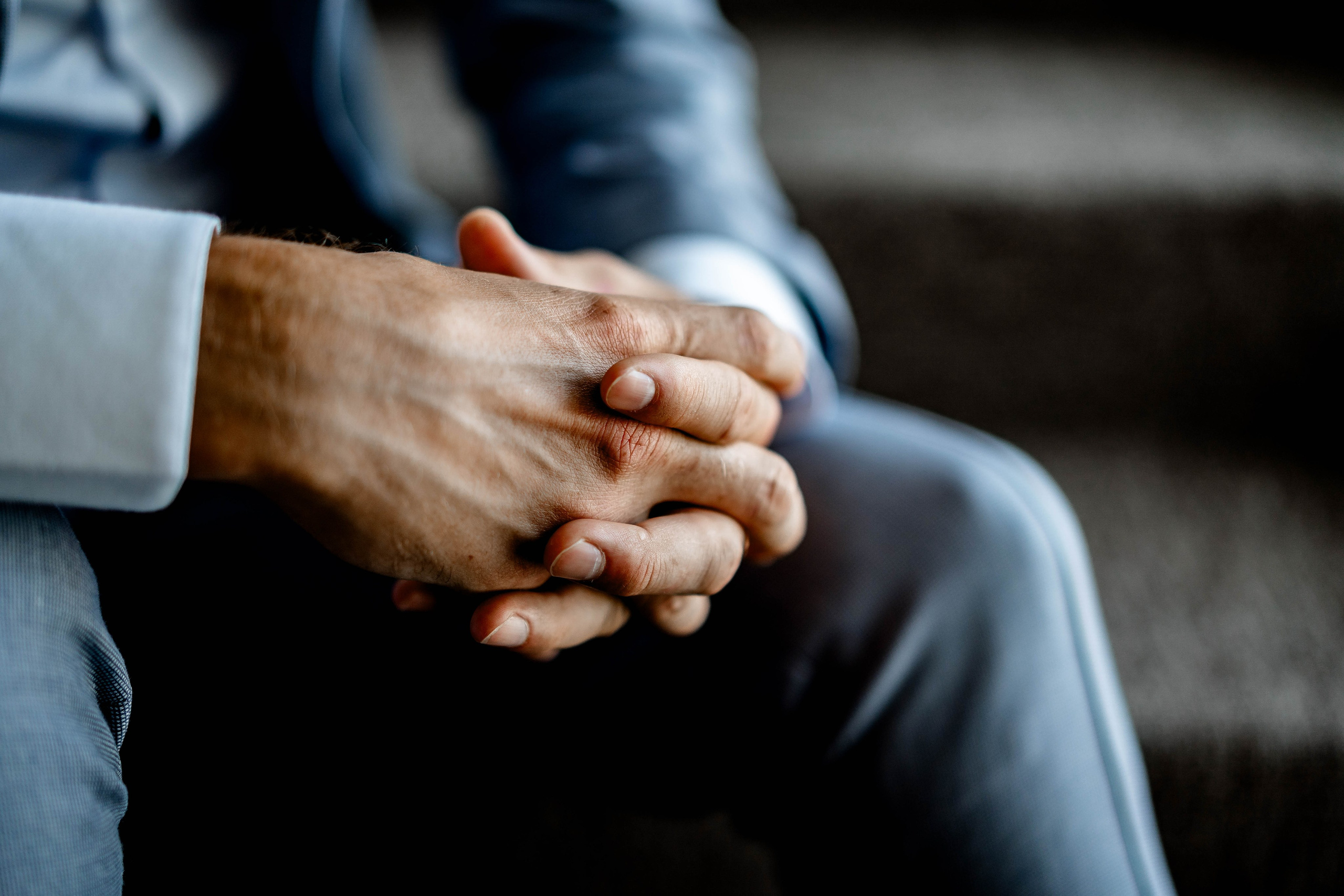 Der Bräutigam. Hochzeits- und Reportagefotograf für München, Regensburg, Deutschland RED LINE Media