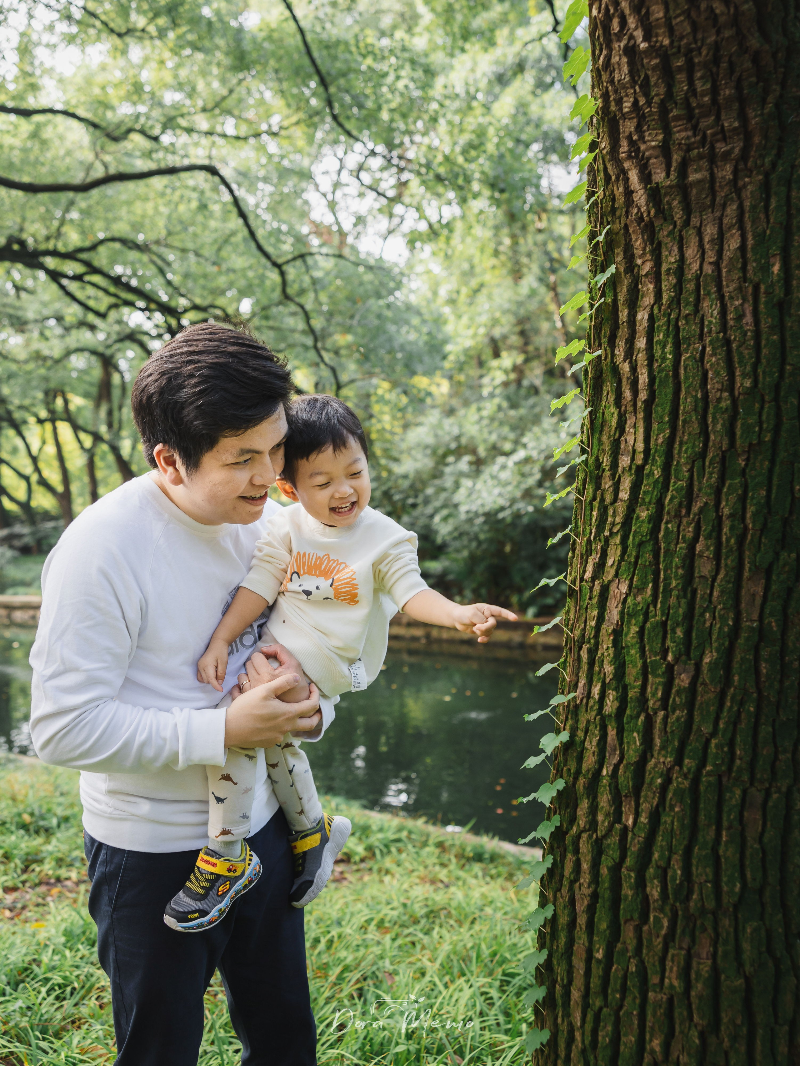 Shanghai Family Photographer | A Sunny Outdoor Family Session with a Two-Year-Old