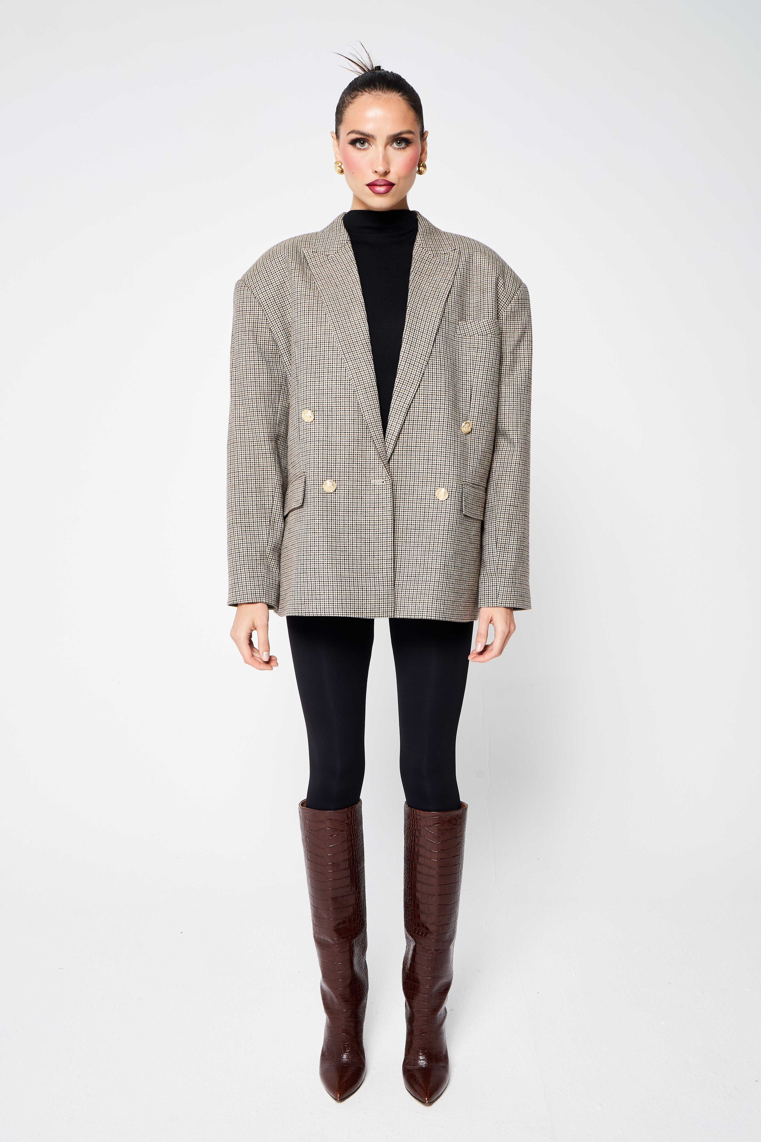 ONENESS SS24 LOOKBOOK. Spencer Danyil — Dubai Fashion Photographer