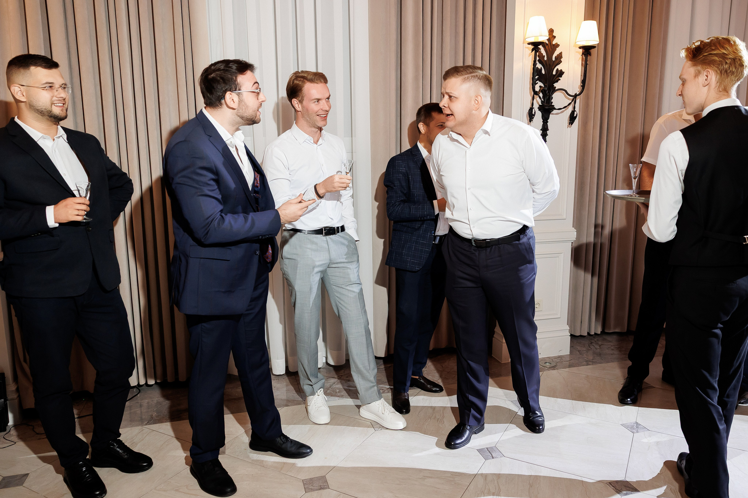 Serghei & Erica — Queen Residence. Servicii Foto și Video 067188353