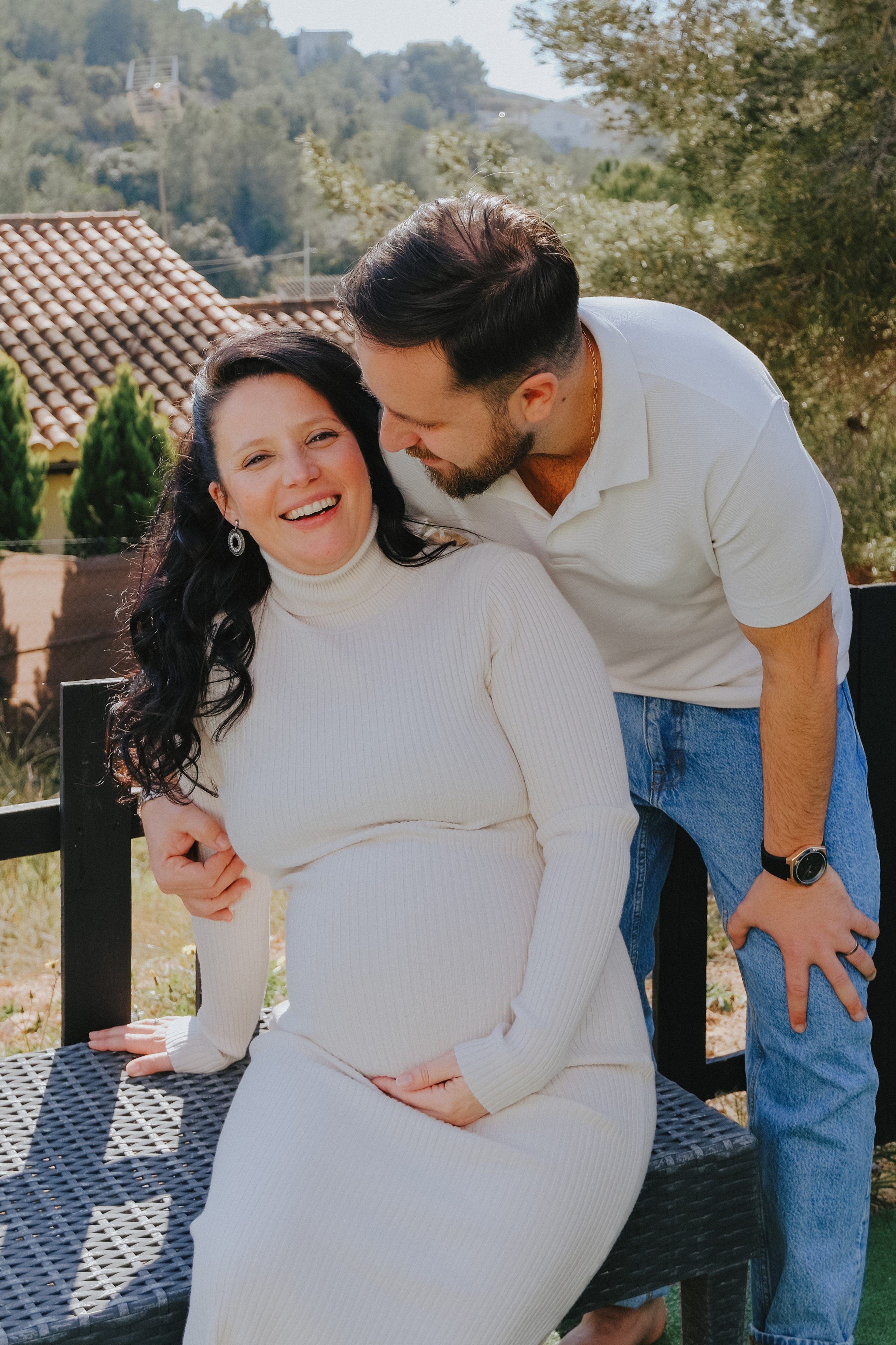 Sesión familiar embarazo. Fotografía profesional en Calafell - Elena Medvedeva